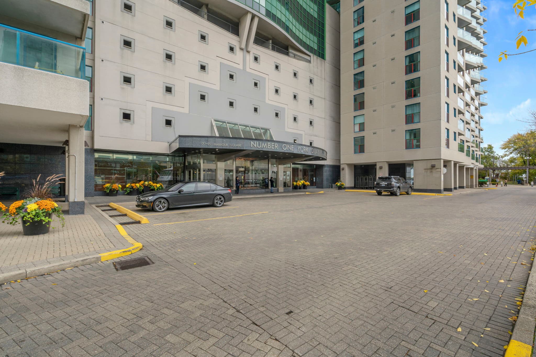 77 Harbour Square Unit 502 Toronto, ON M5J 2S2
