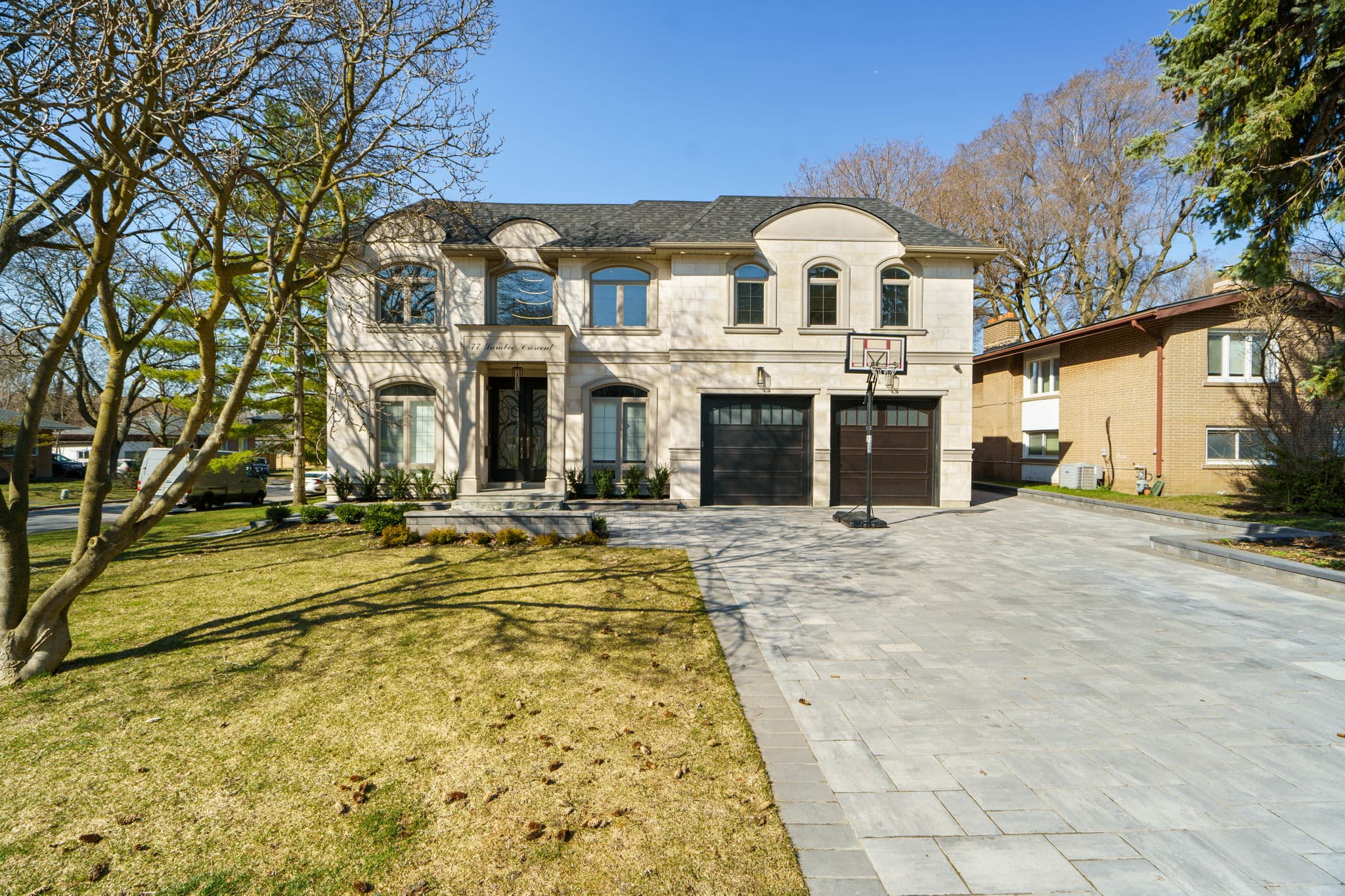 77 Larabee Crescent Toronto, ON M3A 3E6