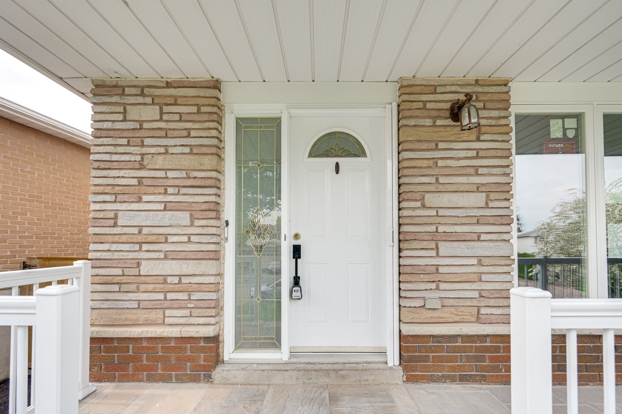 77 Lee Ave Bradford West Gwillimbury, ON L3Z 1A8