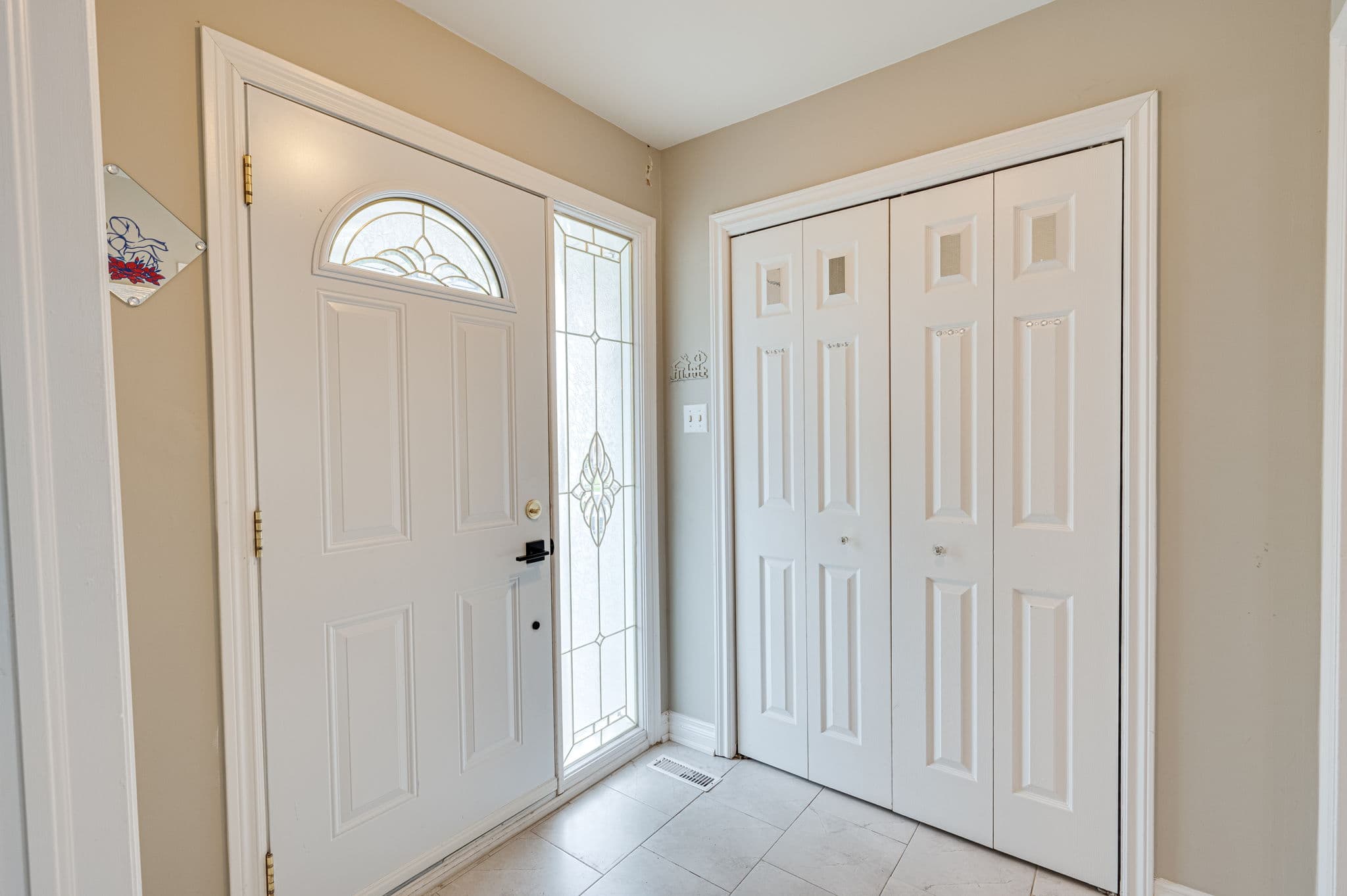 77 Lee Ave Bradford West Gwillimbury, ON L3Z 1A8