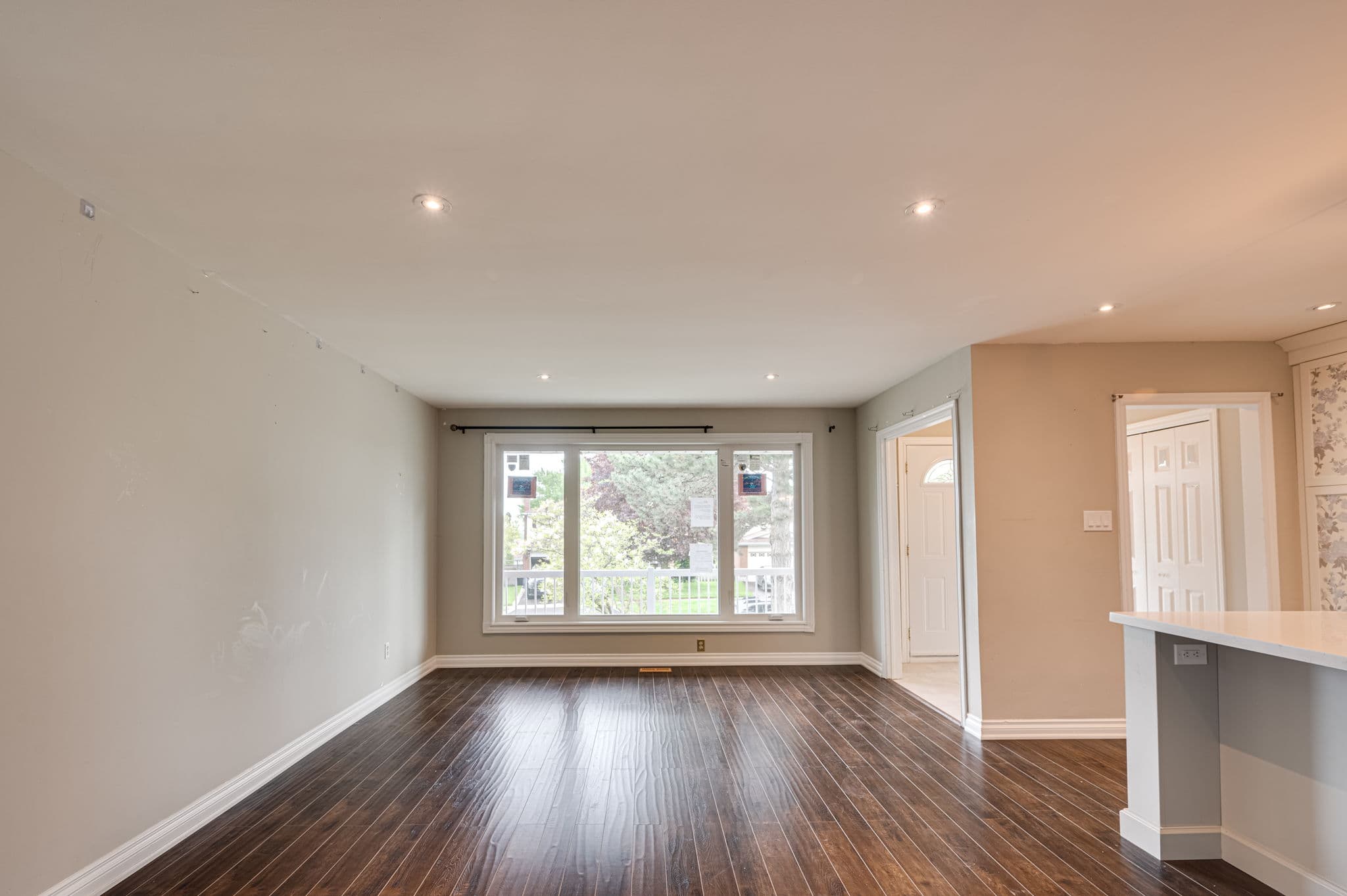 77 Lee Ave Bradford West Gwillimbury, ON L3Z 1A8