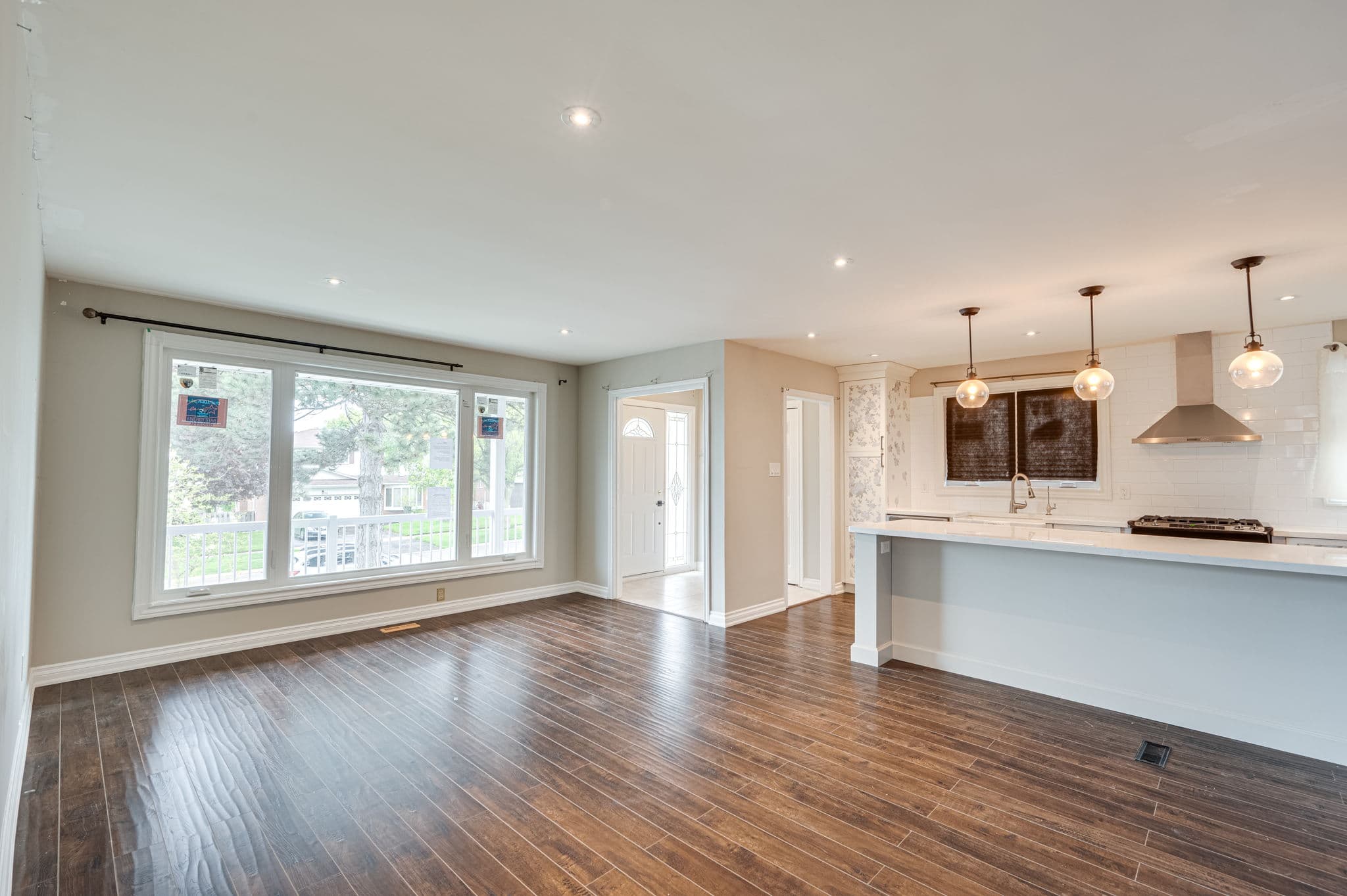 77 Lee Ave Bradford West Gwillimbury, ON L3Z 1A8
