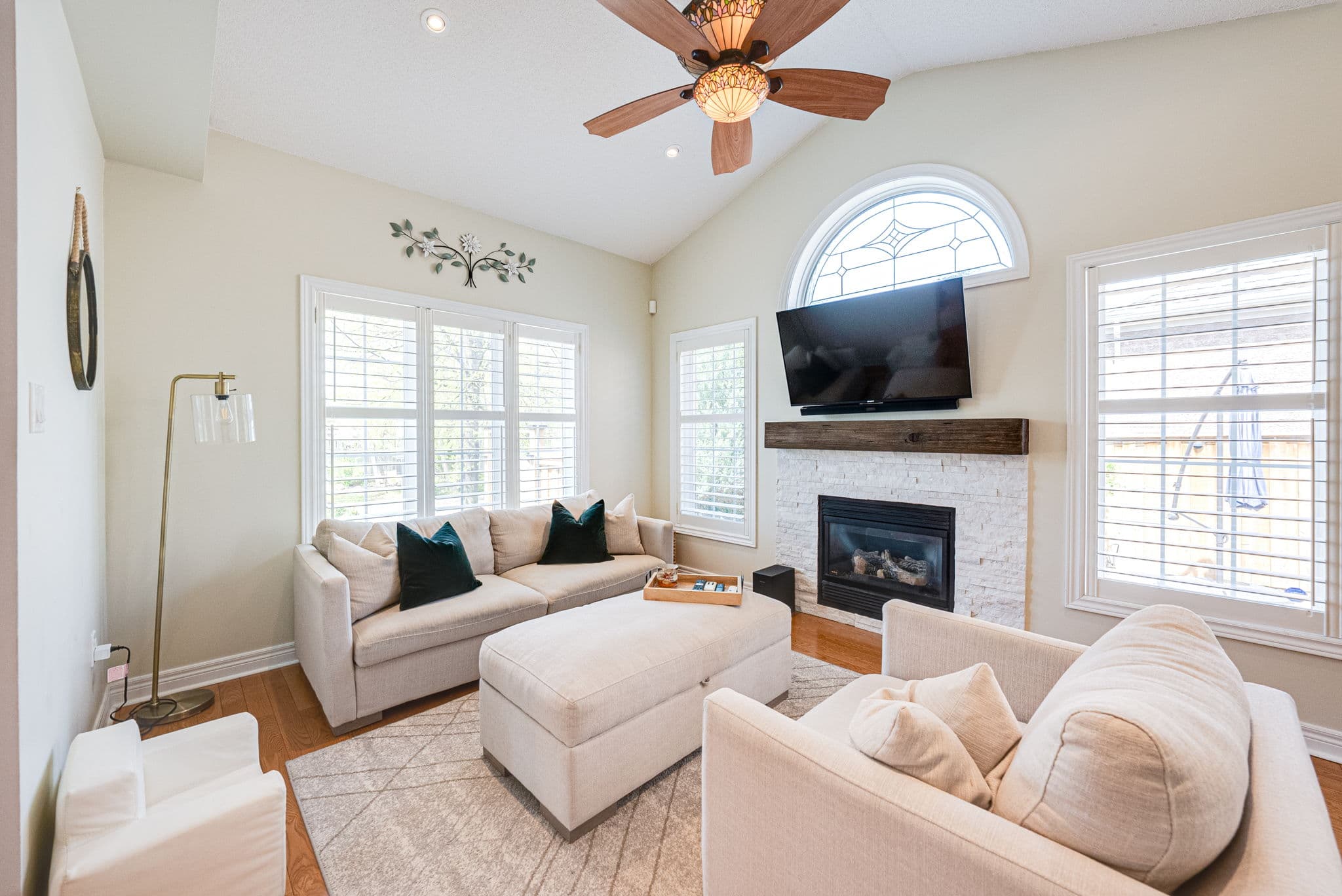 78 Calmar Crescent Aurora, ON L4G 7Y1