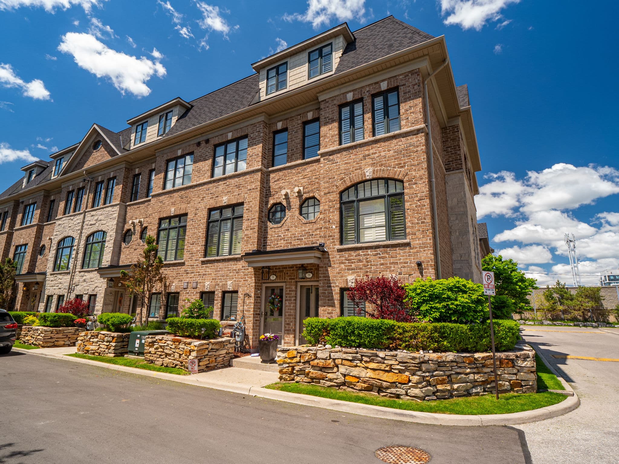 78 Cormier Heights Toronto, ON M8Z 0B3