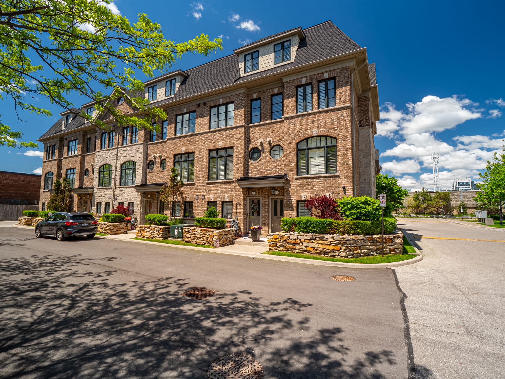 78 Cormier Heights Toronto, ON M8Z 0B3