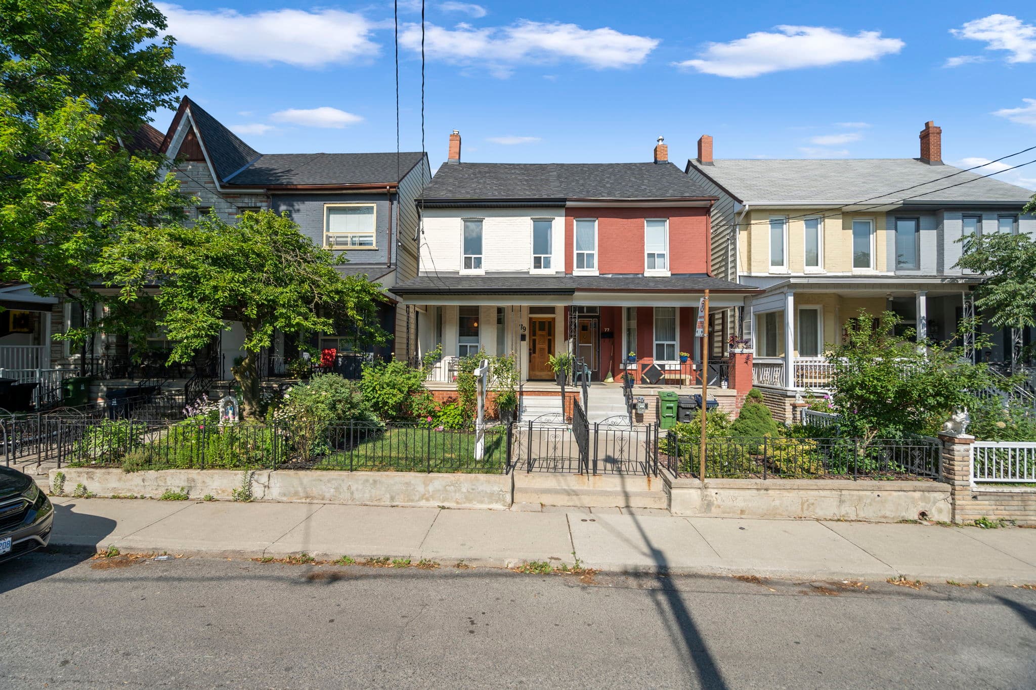 79 Montrose Ave Toronto, ON M6J 2T6