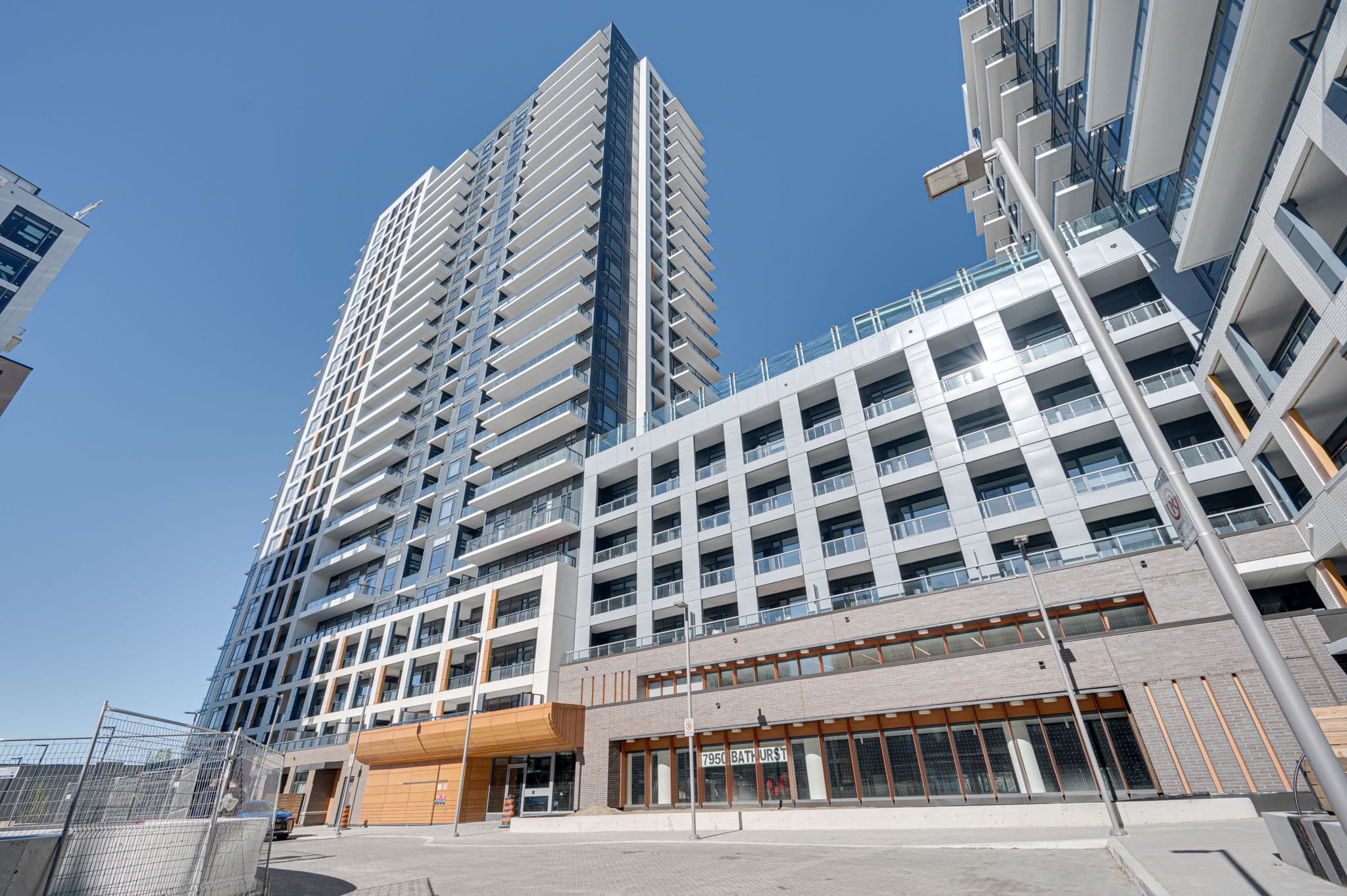 7950 Bathurst St B-1701 Vaughan, ON L4J 0L4