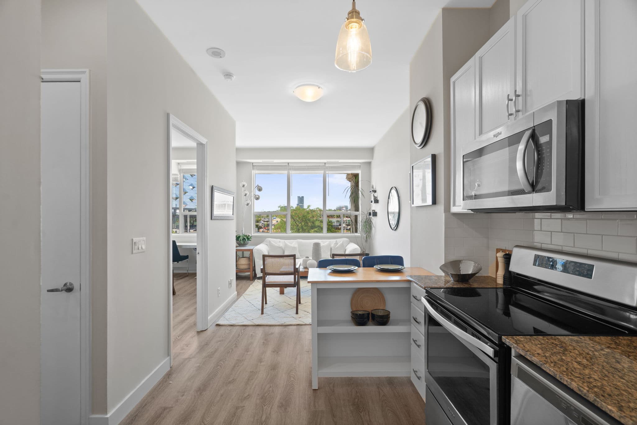 797 Don Mills Rd. Unit 205 Toronto, ON M3C 1V1
