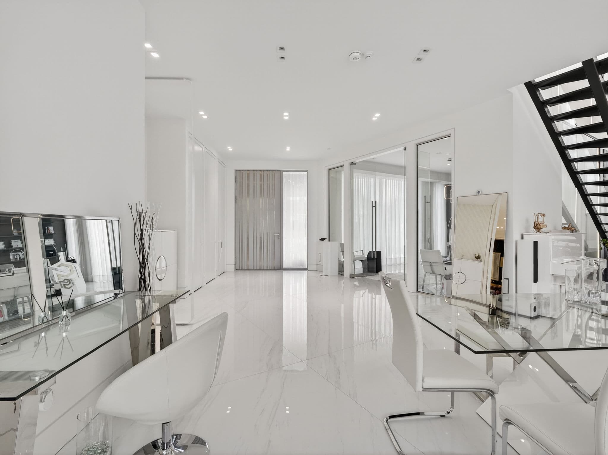 8 Cadmus Rd Toronto, ON M2M 2M4