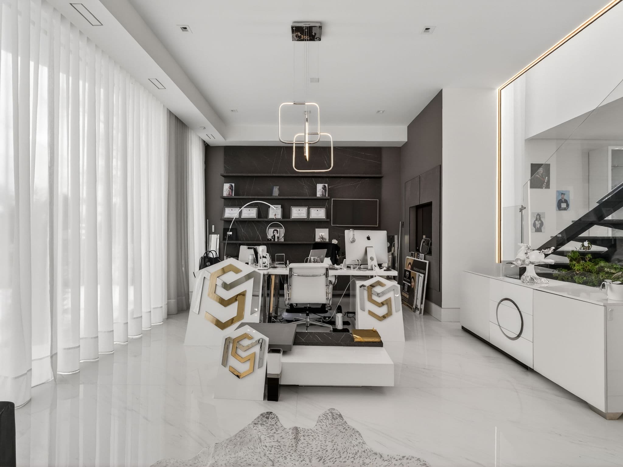 8 Cadmus Rd Toronto, ON M2M 2M4