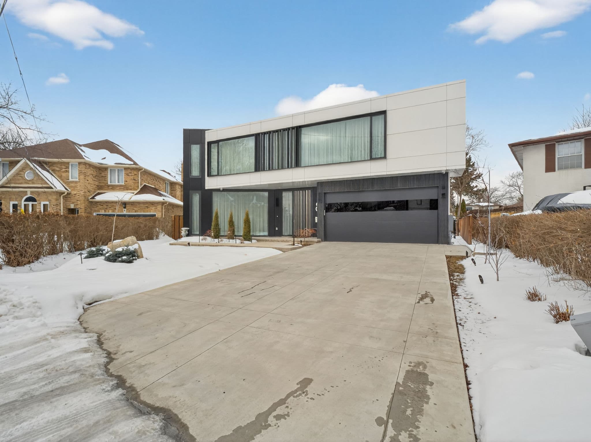 8 Cadmus Rd Toronto, ON M2M 2M4