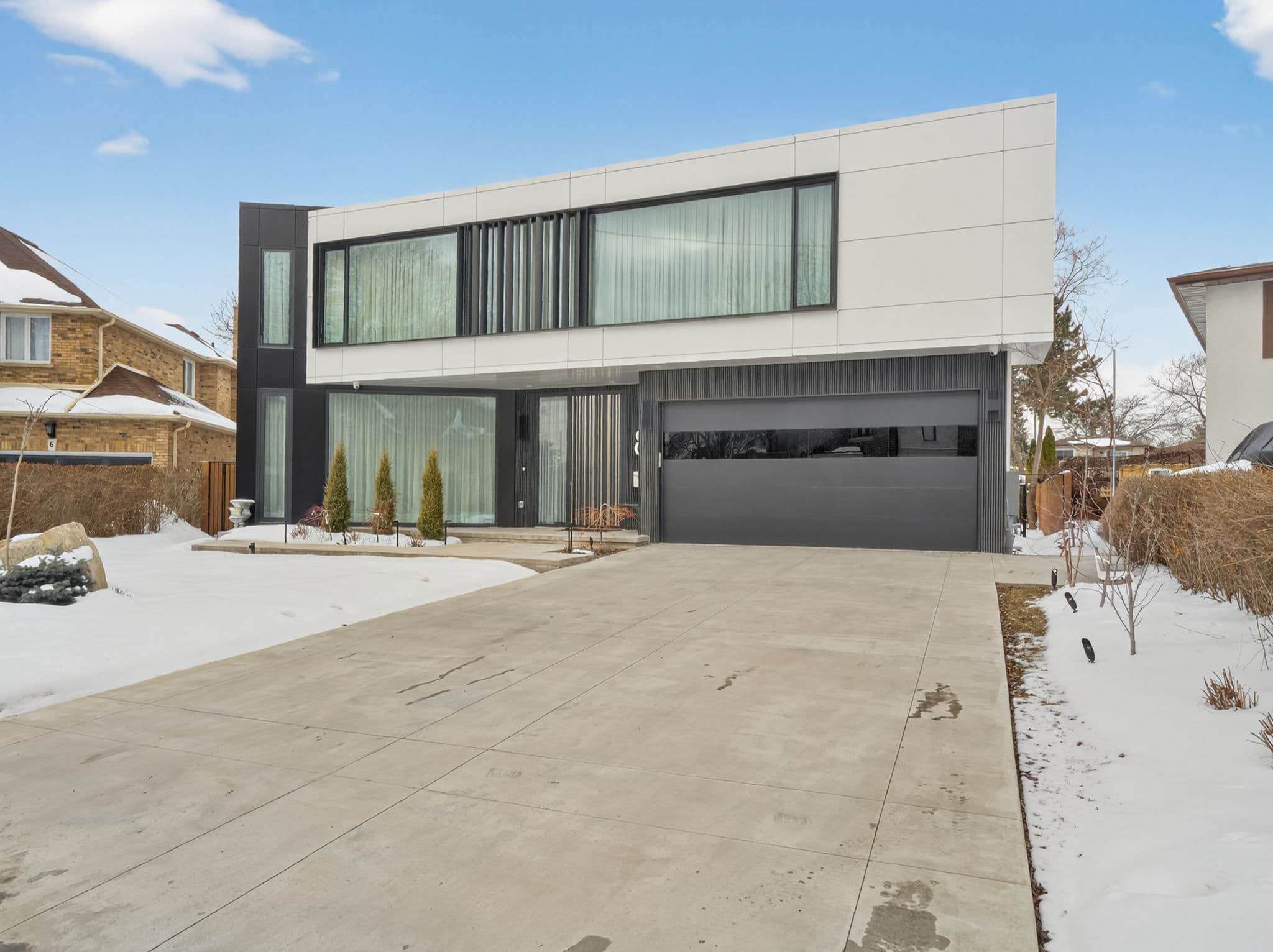 8 Cadmus Rd Toronto, ON M2M 2M4