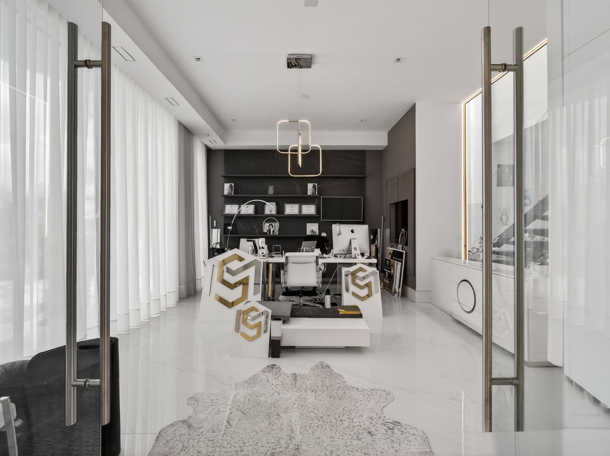 8 Cadmus Rd Toronto, ON M2M 2M4