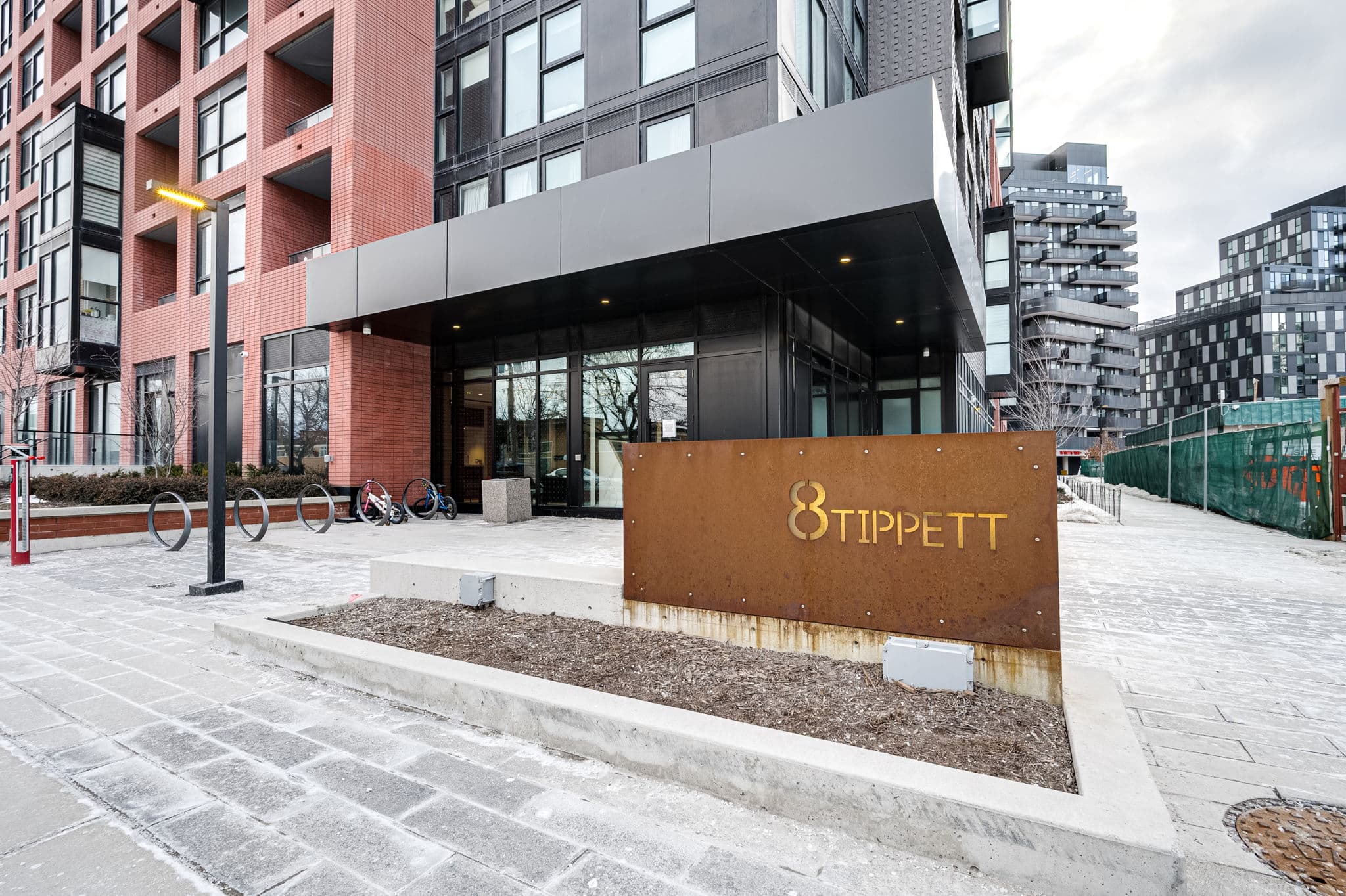 8 Tippett Rd Unit 411 Toronto, ON M3H 0E7
