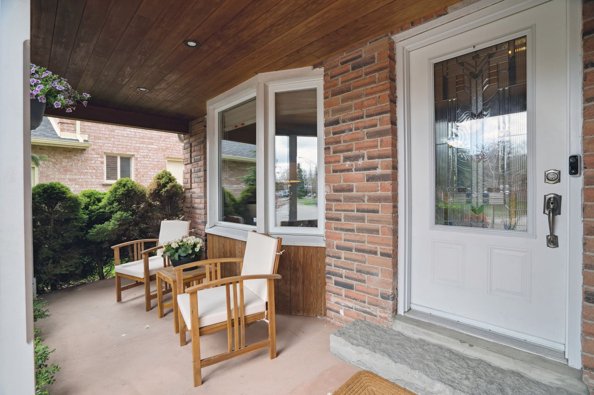 80 Eleanor Cir Richmond Hill, ON L4C 6K7