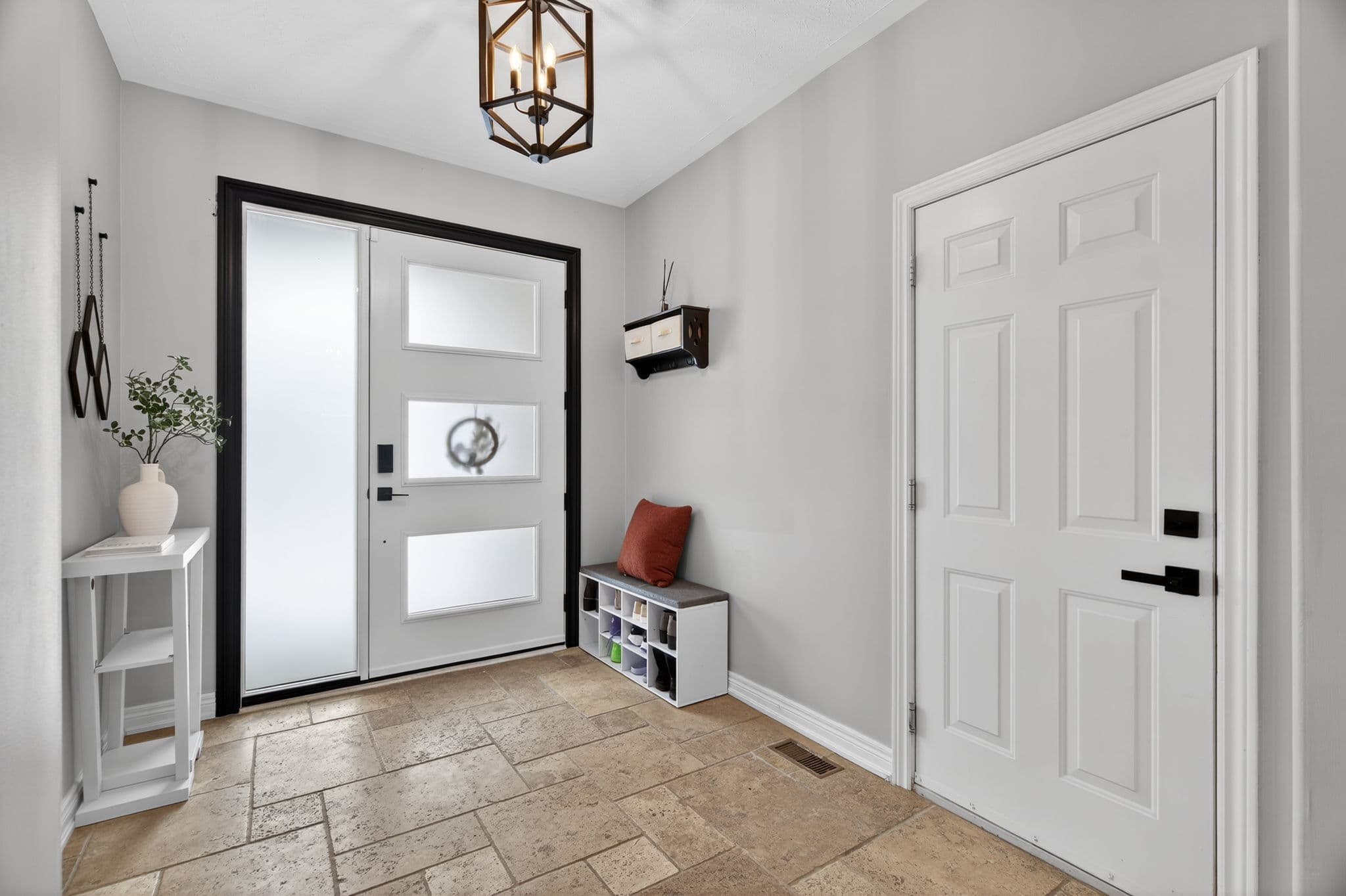 80 Gardiner Dr Bradford West Gwillimbury, ON L3Z 3E8