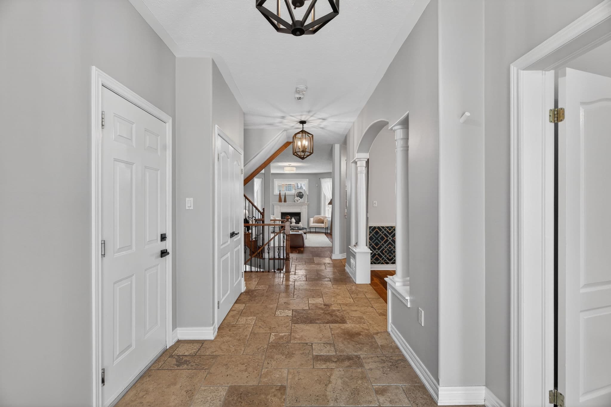 80 Gardiner Dr Bradford West Gwillimbury, ON L3Z 3E8