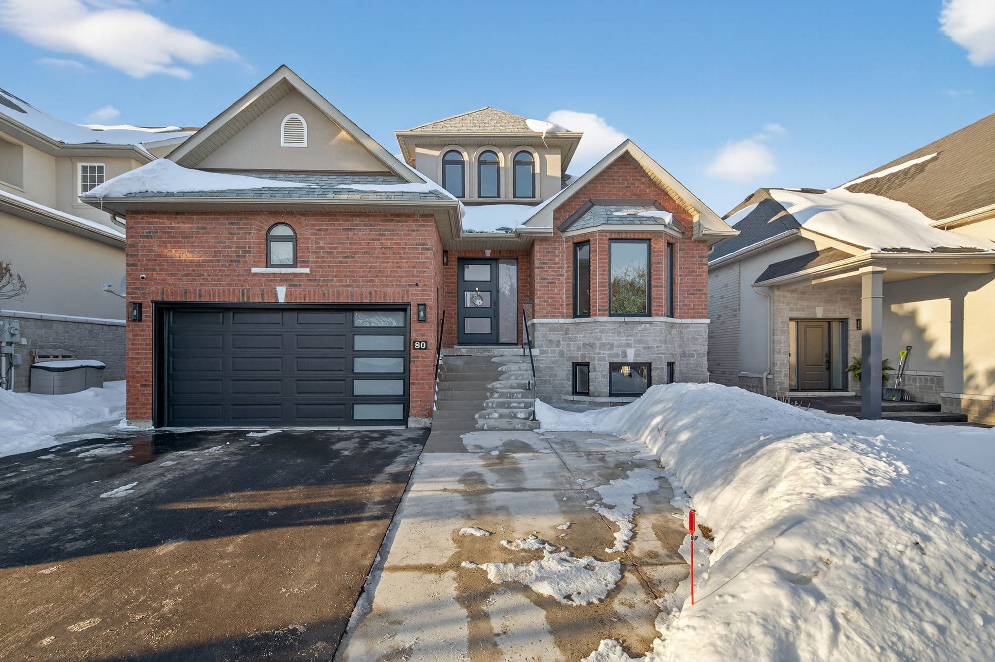 80 Gardiner Dr Bradford West Gwillimbury, ON L3Z 3E8