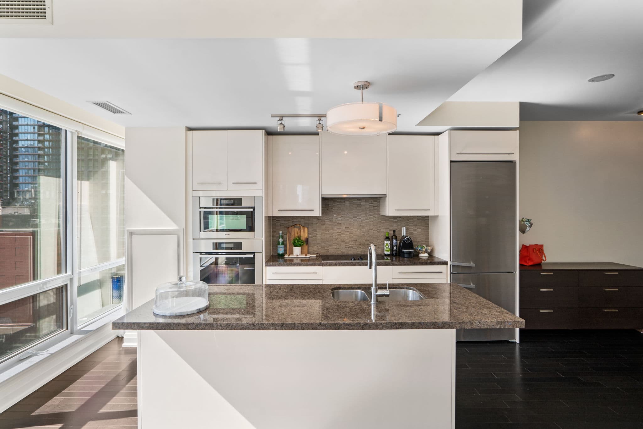 80 John St Unit 1212 Toronto, ON M5V 3X4