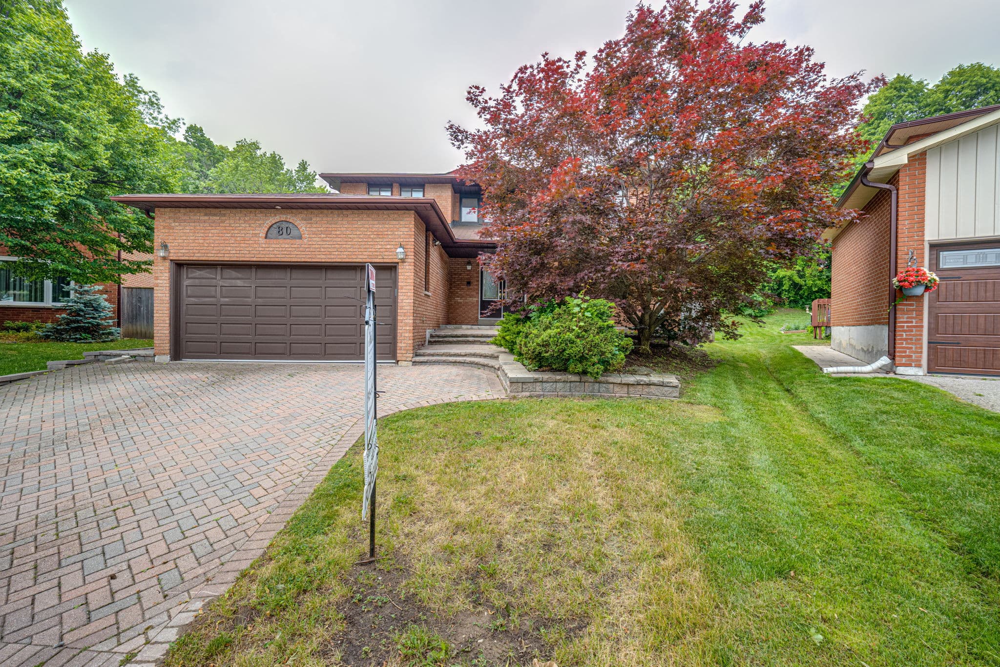 80 Lunau Ln Markham, ON L3T 5N4