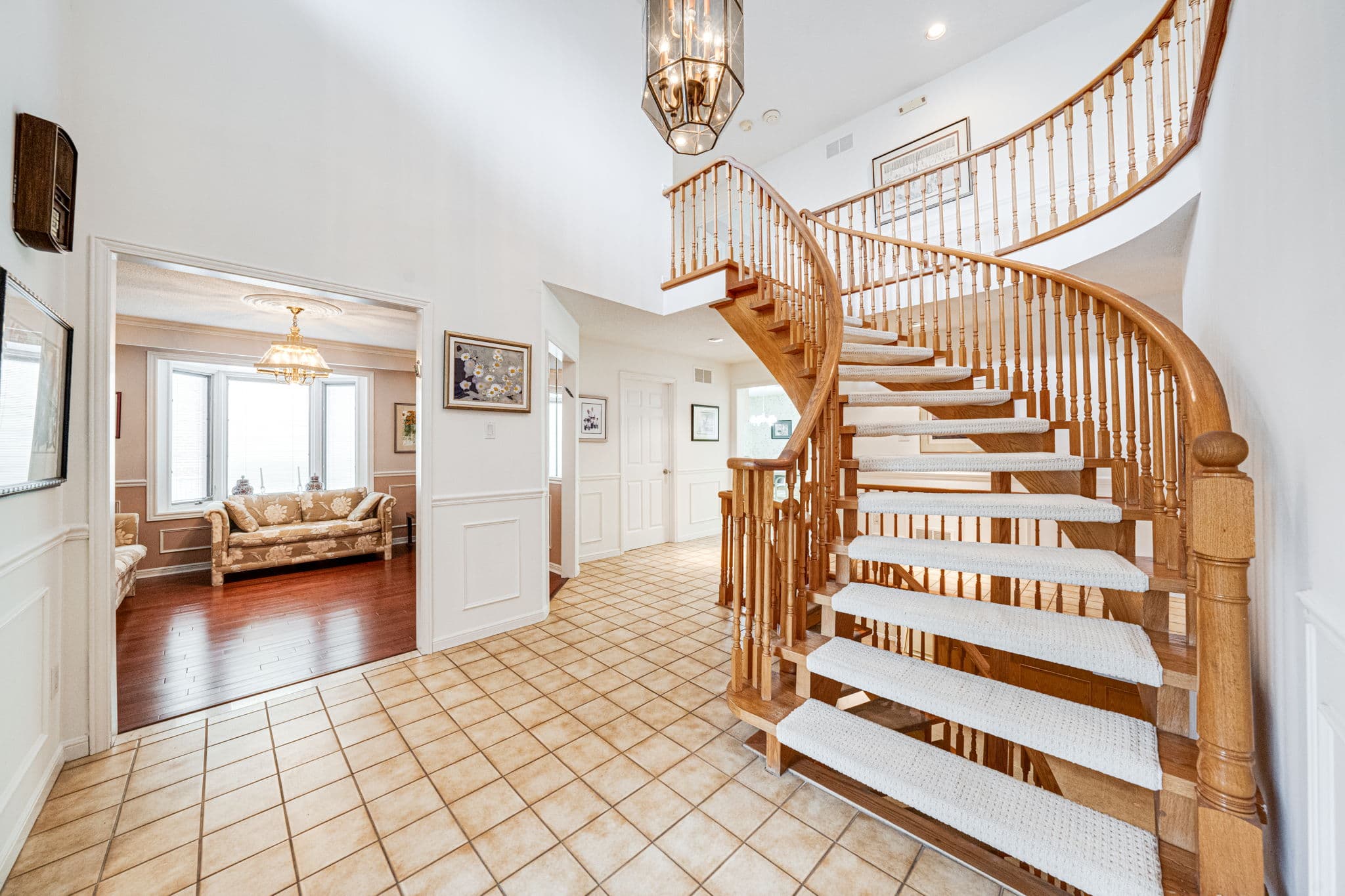 80 Lunau Ln Markham, ON L3T 5N4