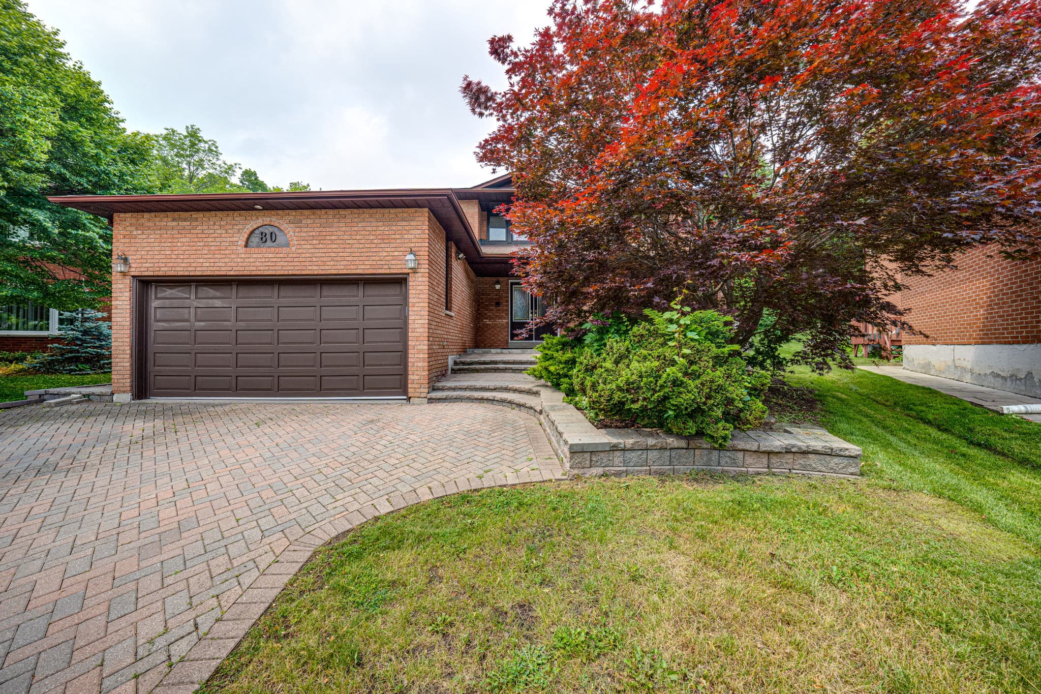 80 Lunau Ln Markham, ON L3T 5N4