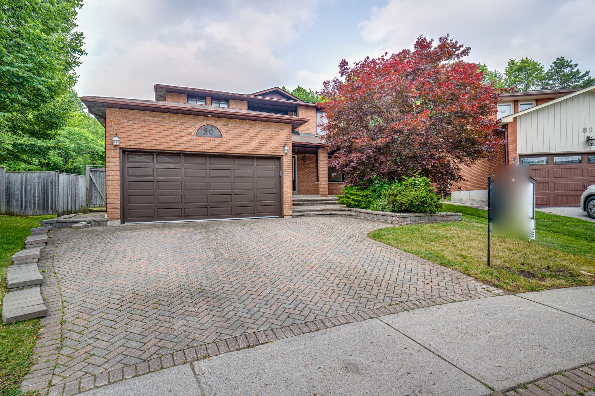 80 Lunau Ln Markham, ON L3T 5N4