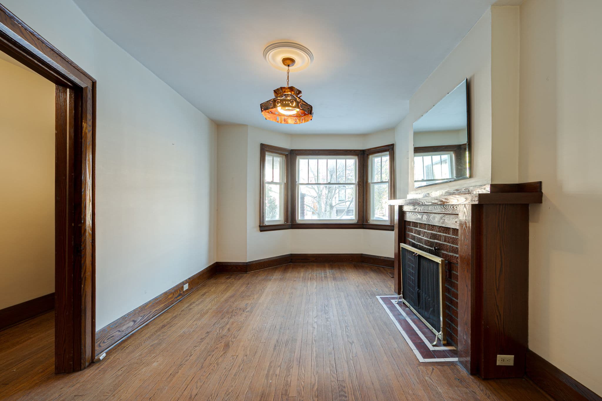 81 Benson Ave Toronto, ON M6G 2H7