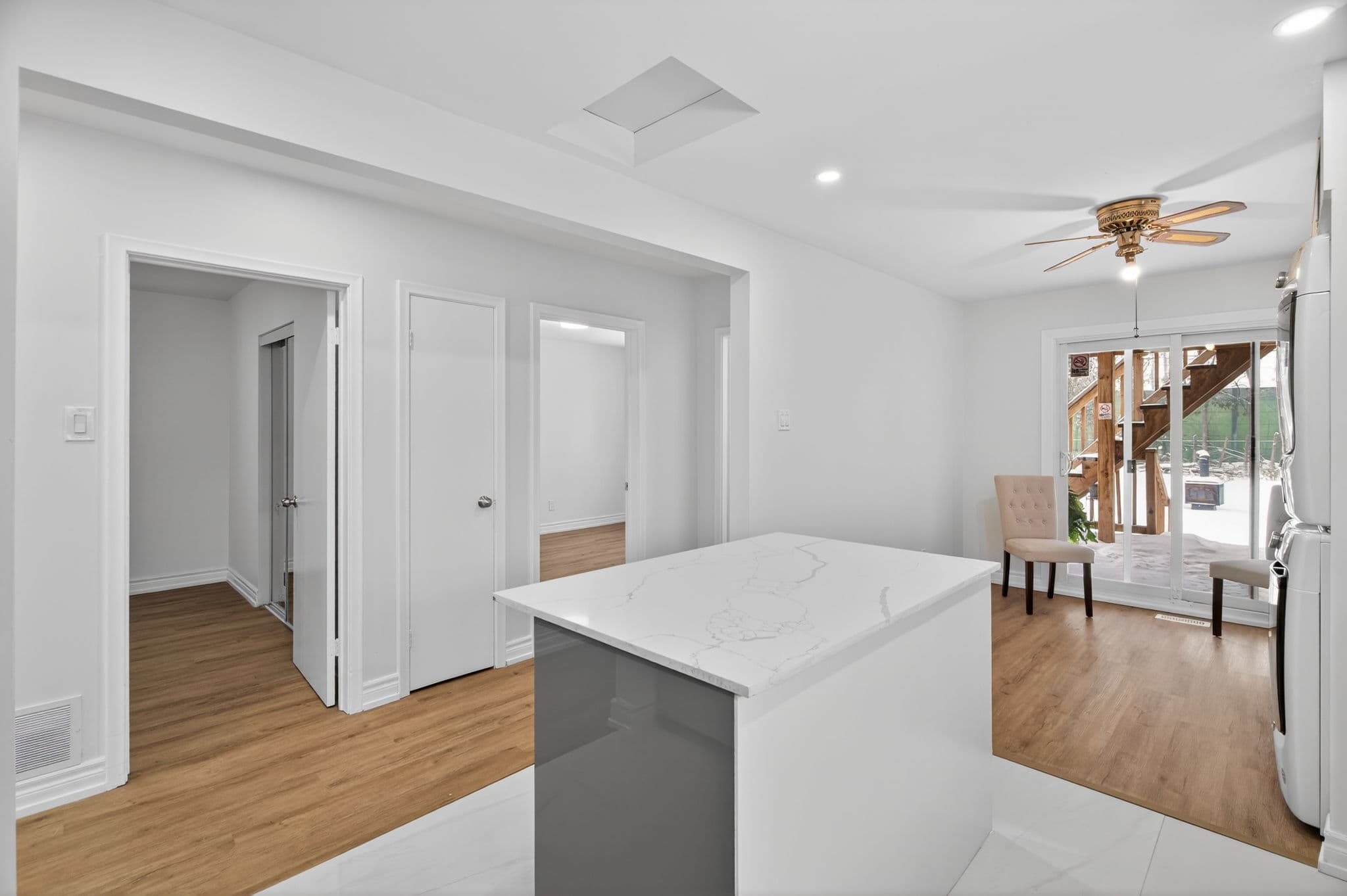 81 Taysham Crescent Toronto, ON M9V 1X1
