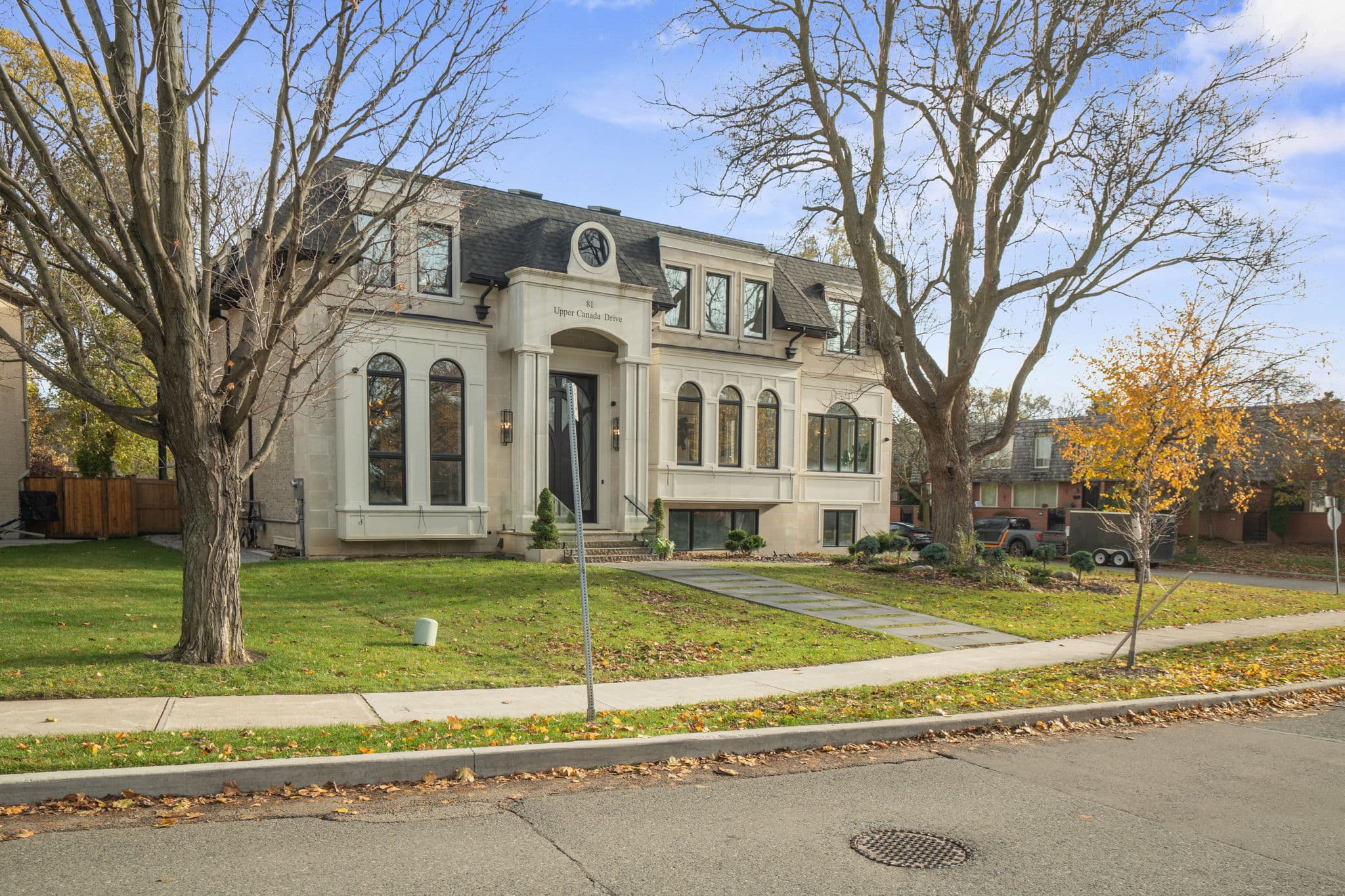 81 Upper Canada Dr Toronto, ON M2P 2A3