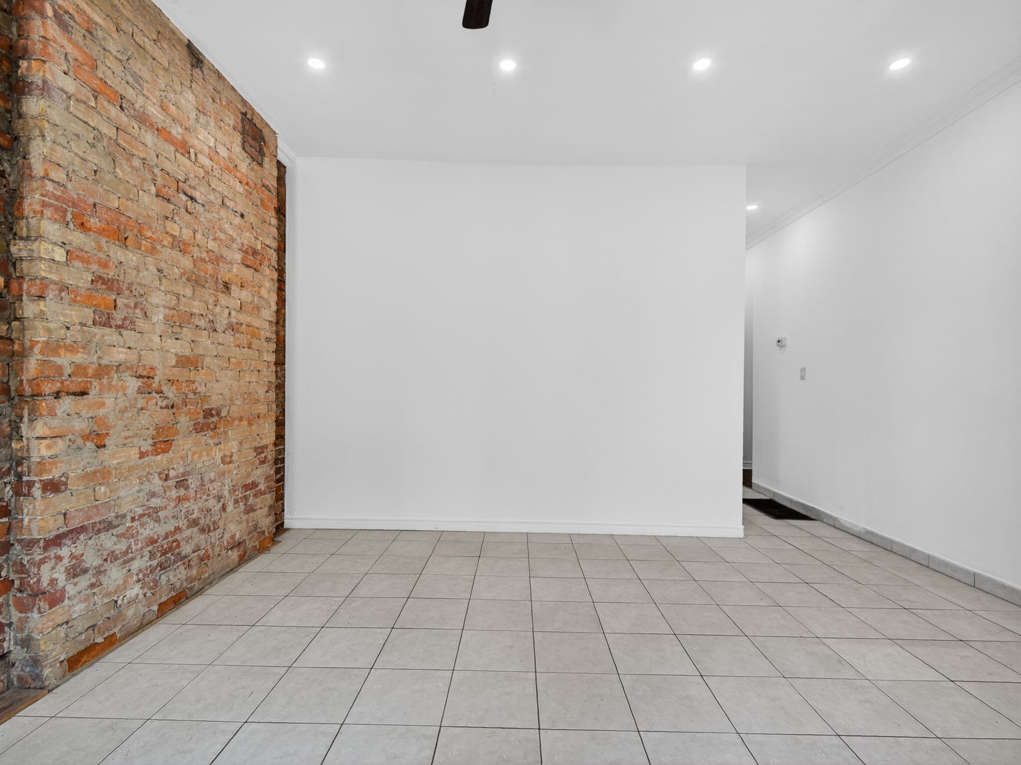 817 Bloor St W Toronto, ON M6G 1M1