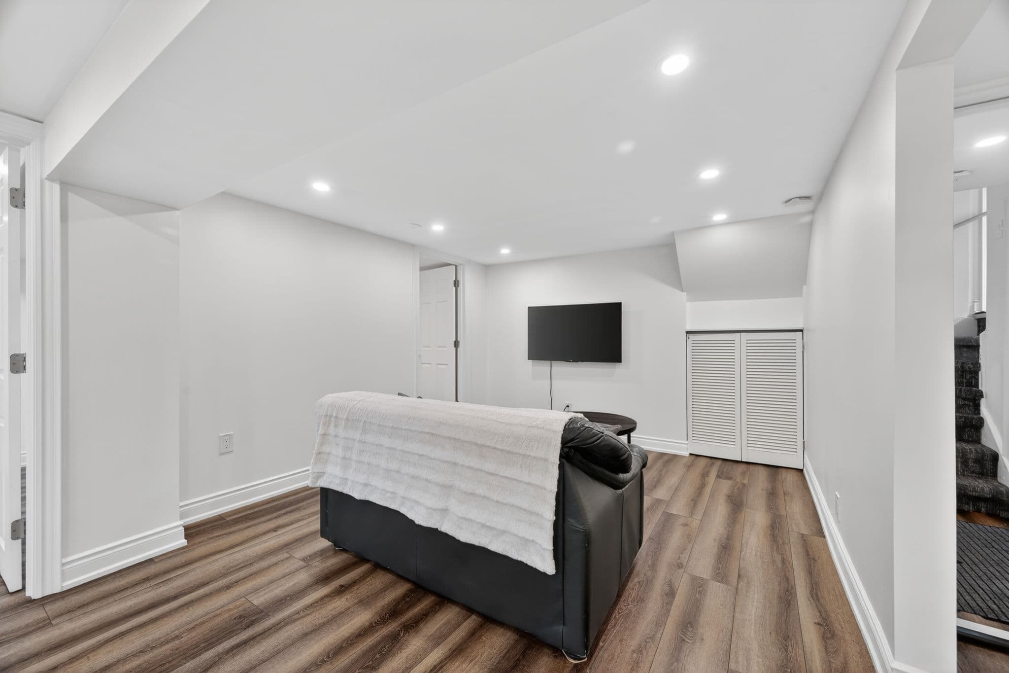 818 Krosno Blvd Pickering, ON L1W 1G8