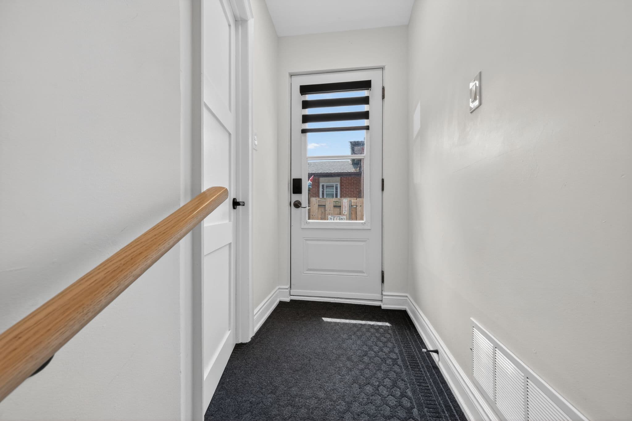 818 Krosno Blvd Pickering, ON L1W 1G8