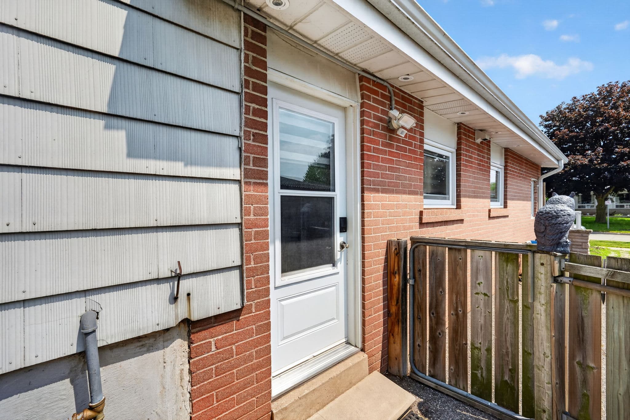 818 Krosno Blvd Pickering, ON L1W 1G8