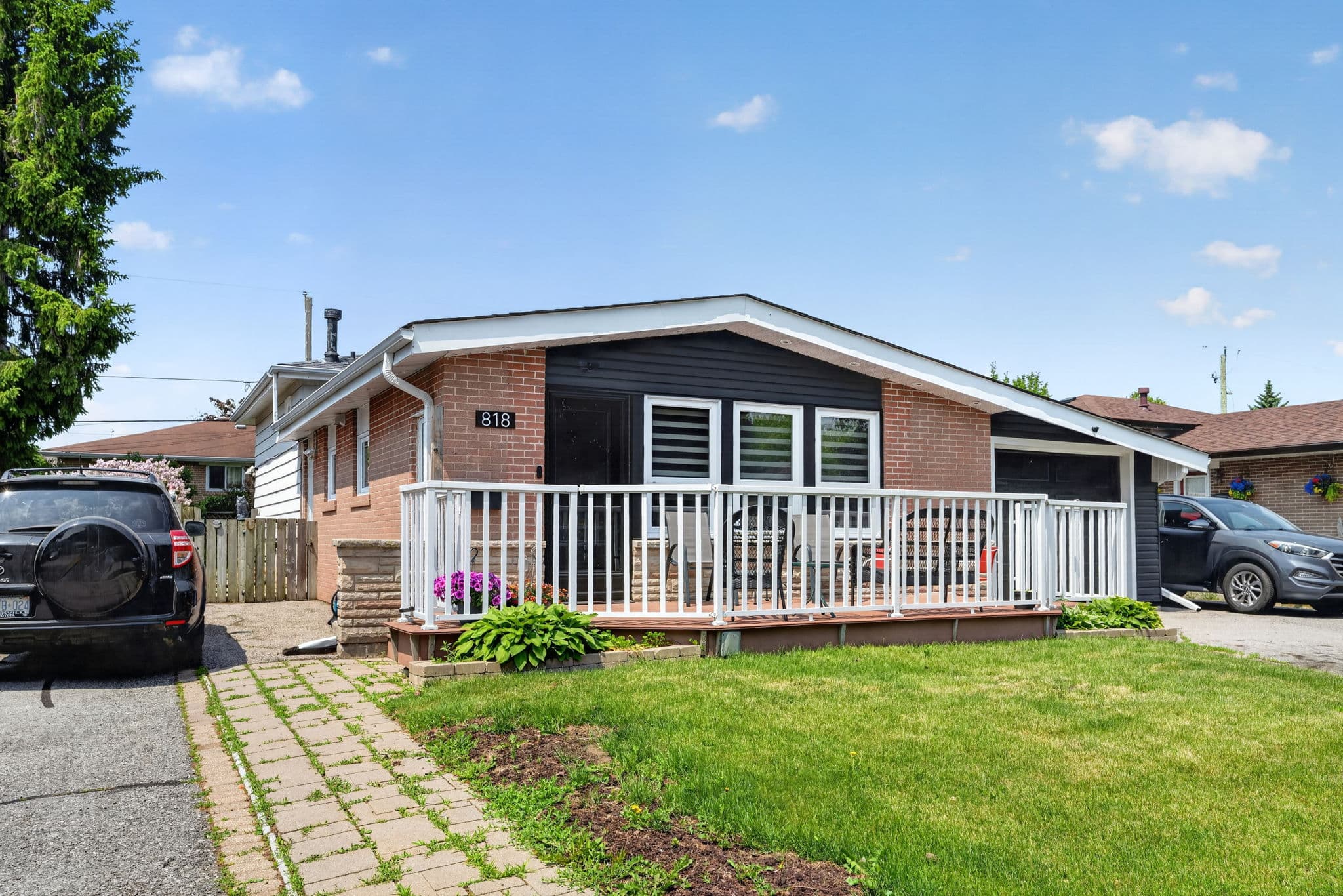 818 Krosno Blvd Pickering, ON L1W 1G8