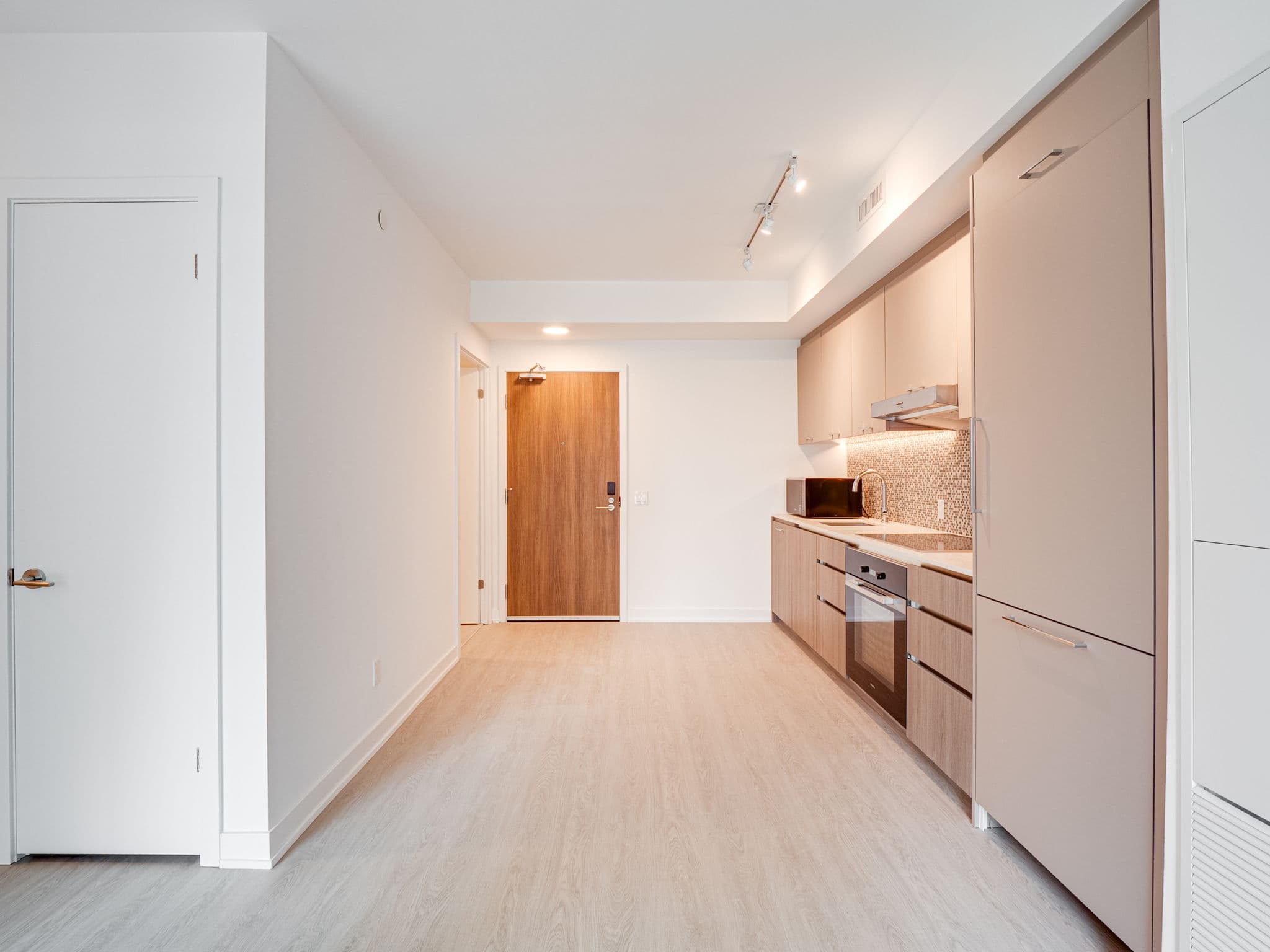 8188 Yonge St Unit 202 Vaughan, ON L4J 0M2