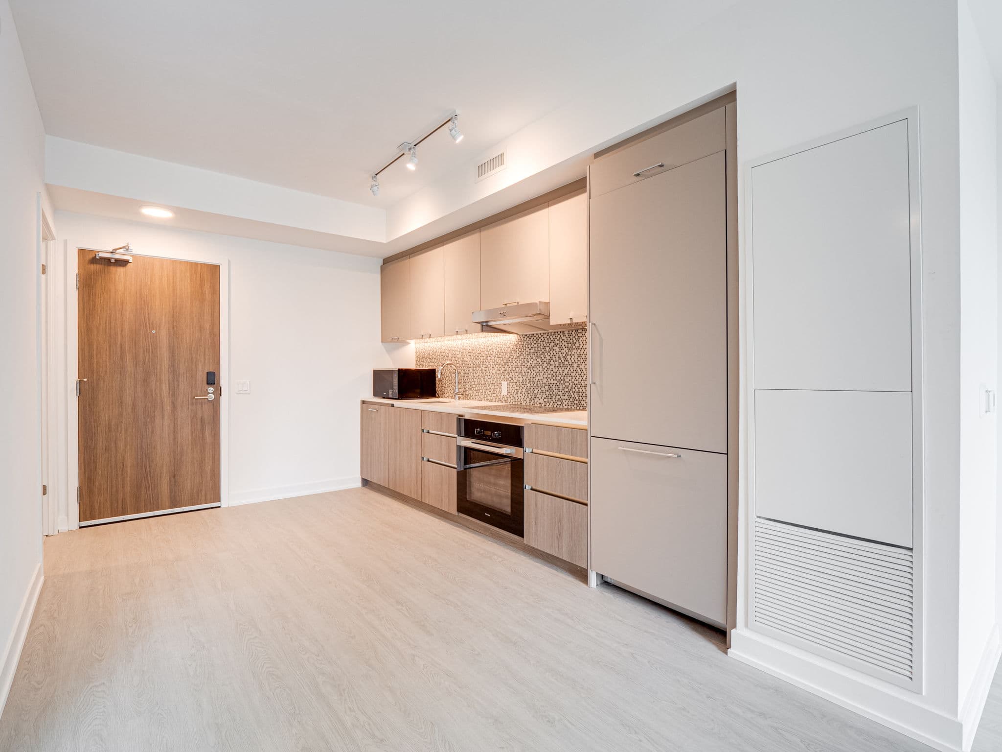8188 Yonge St Unit 202 Vaughan, ON L4J 0M2
