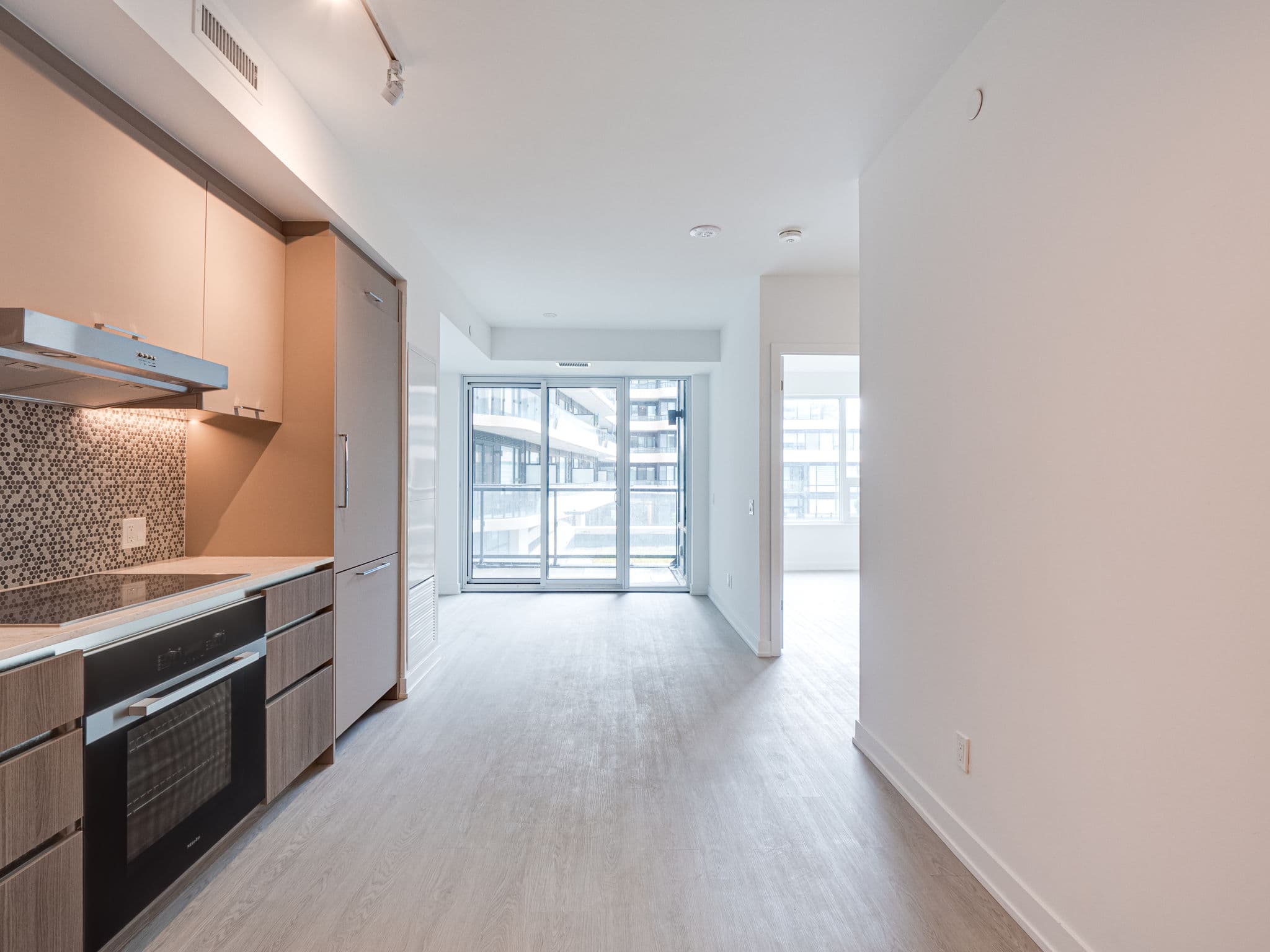 8188 Yonge St Unit 202 Vaughan, ON L4J 0M2