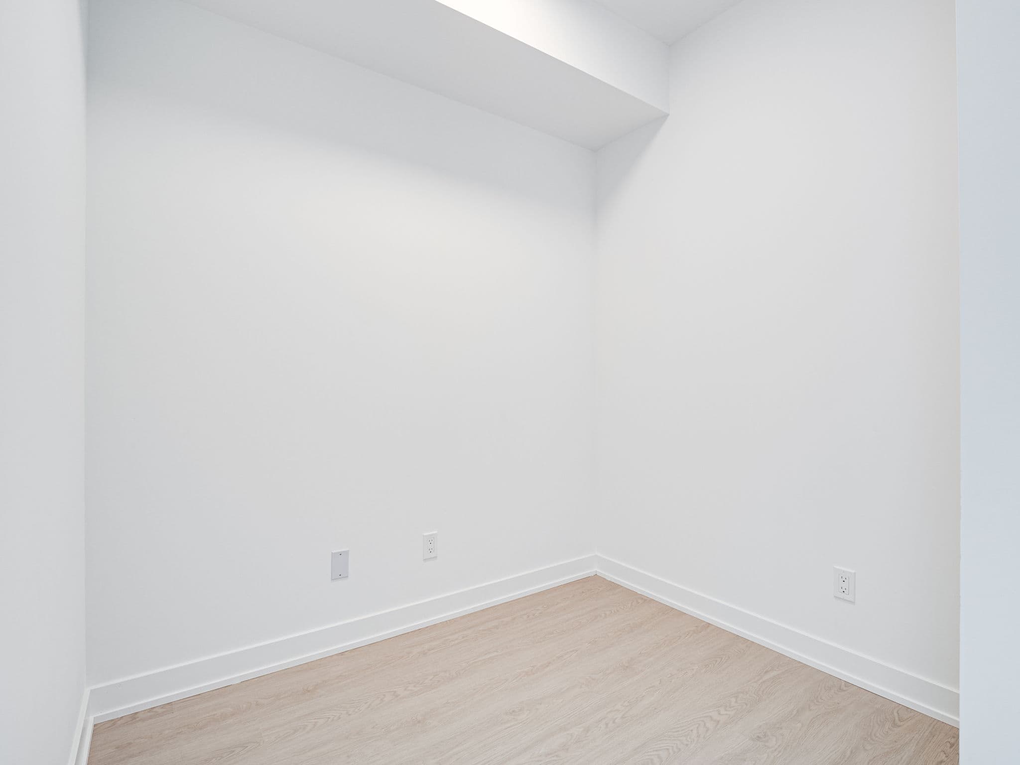 8188 Yonge St Unit 202 Vaughan, ON L4J 0M2