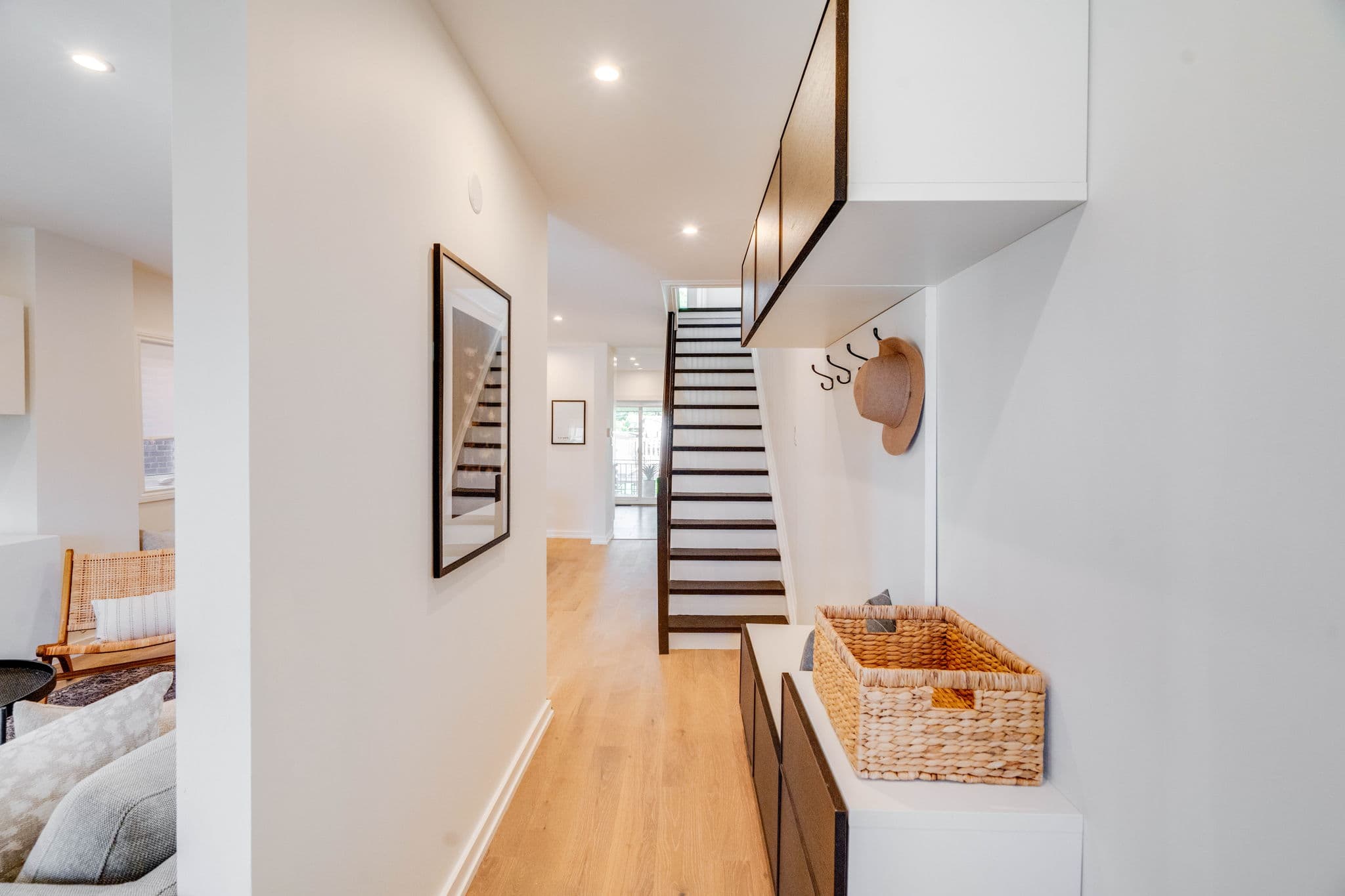 82 Bowie Ave Toronto, ON M6E 2P5