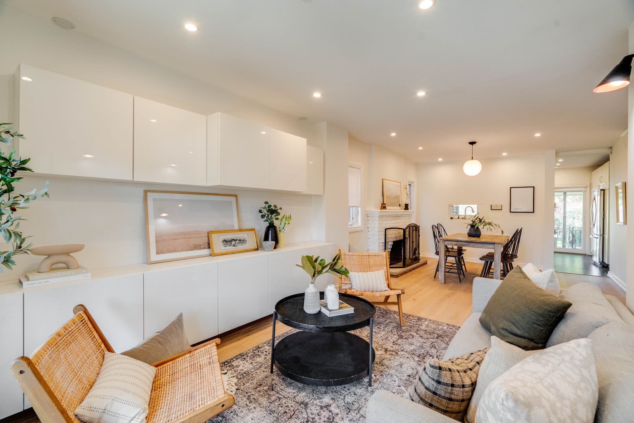 82 Bowie Ave Toronto, ON M6E 2P5