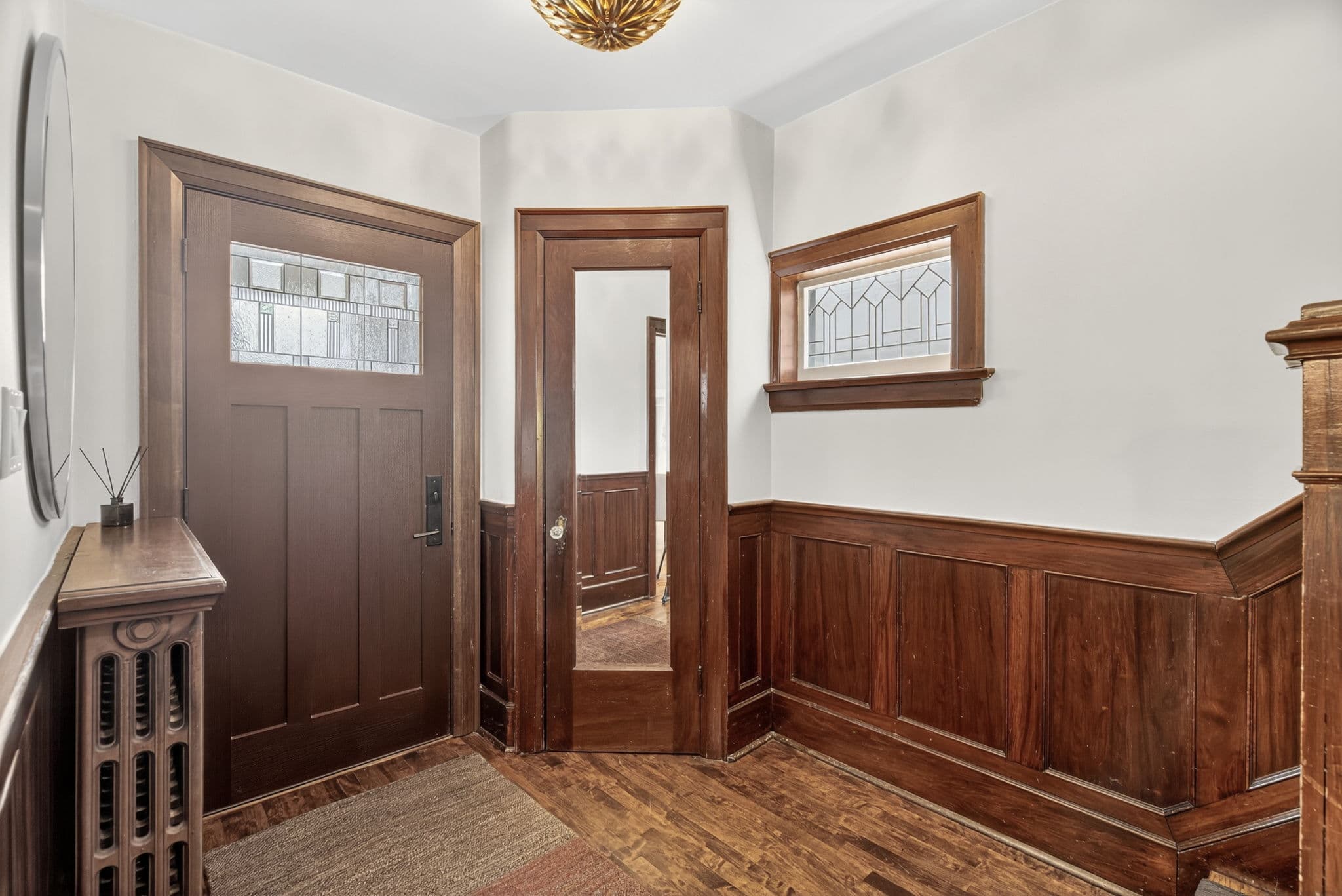 82 Pinewood Ave Toronto, ON M6C 2V1