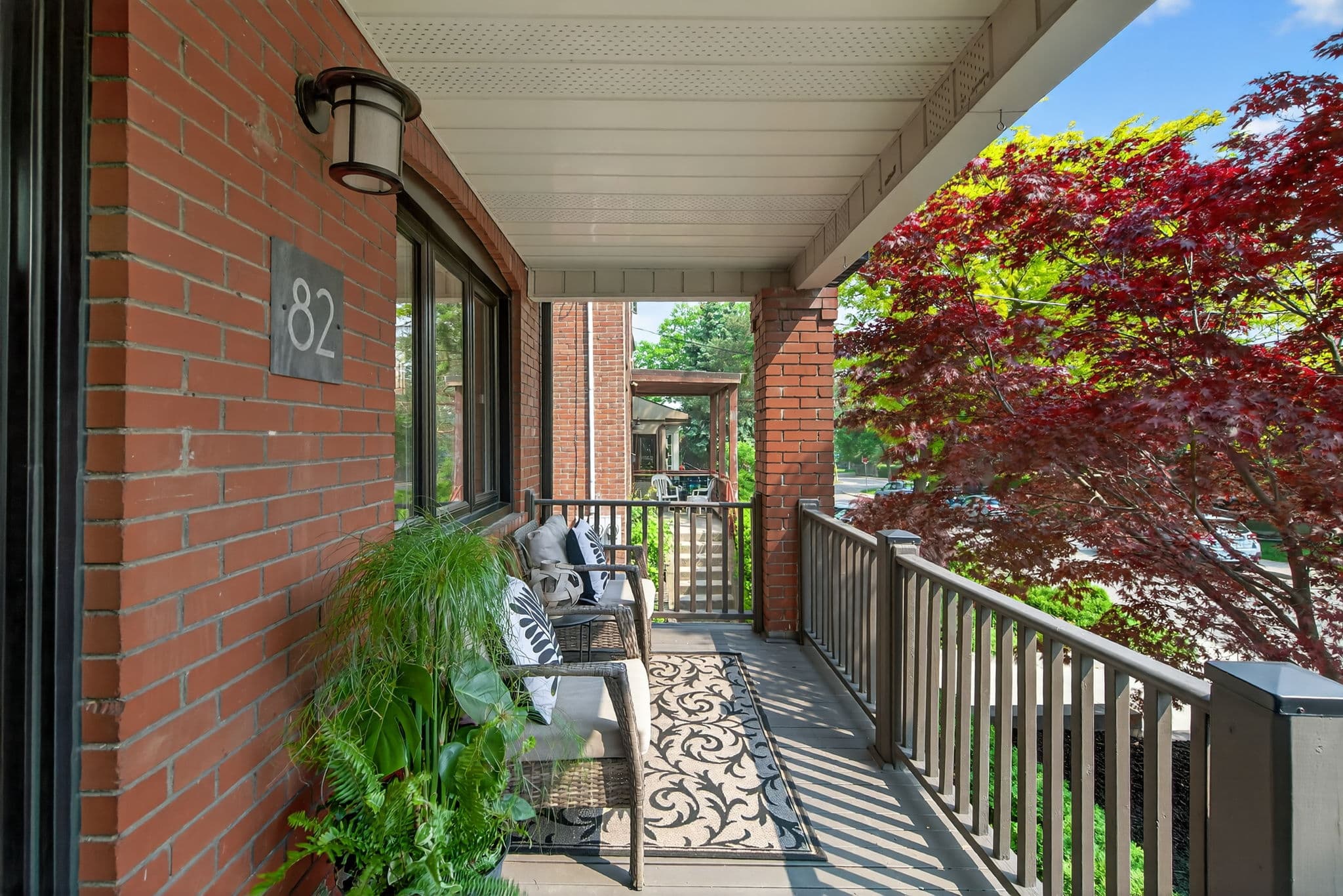 82 Pinewood Ave Toronto, ON M6C 2V1