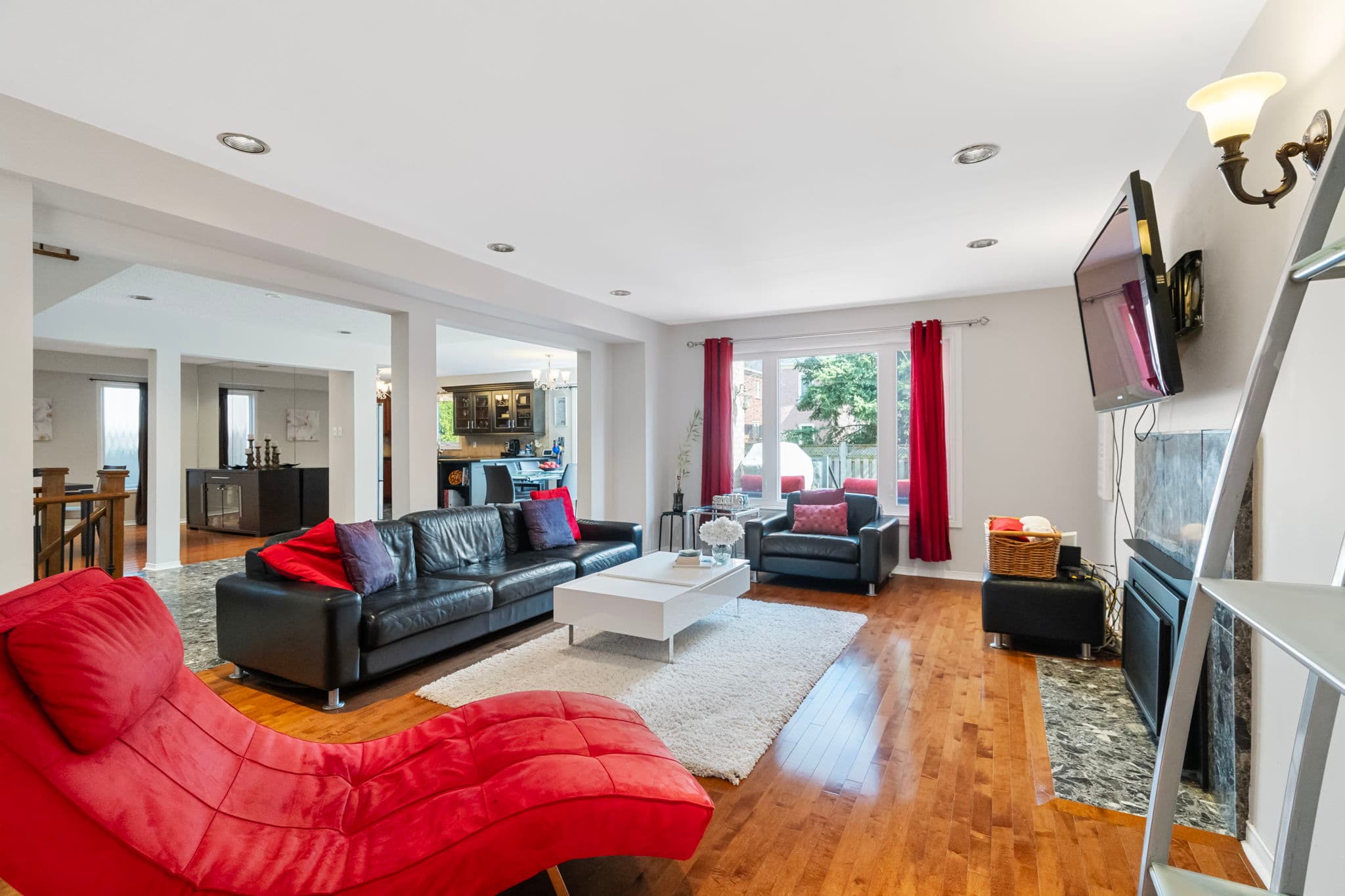 82 White Lodge Crescent Richmond Hill, ON L4C 9A4