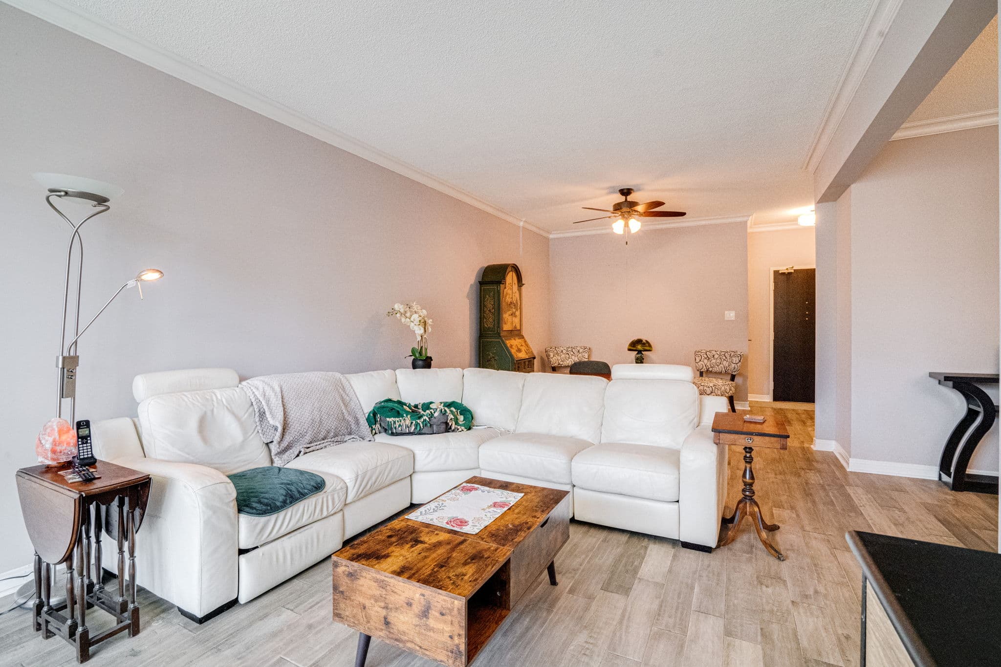 820 Burnhamthorpe Rd Unit 104 Toronto, ON M9C 4W2