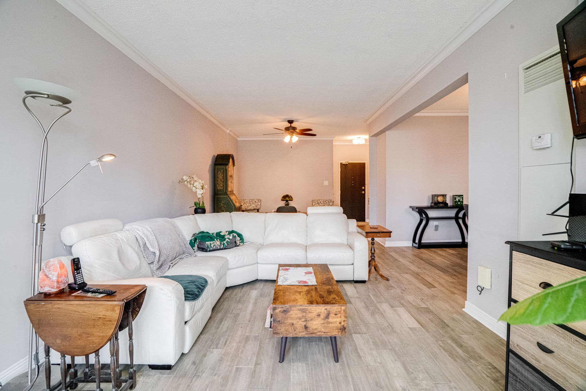820 Burnhamthorpe Rd Unit 104 Toronto, ON M9C 4W2