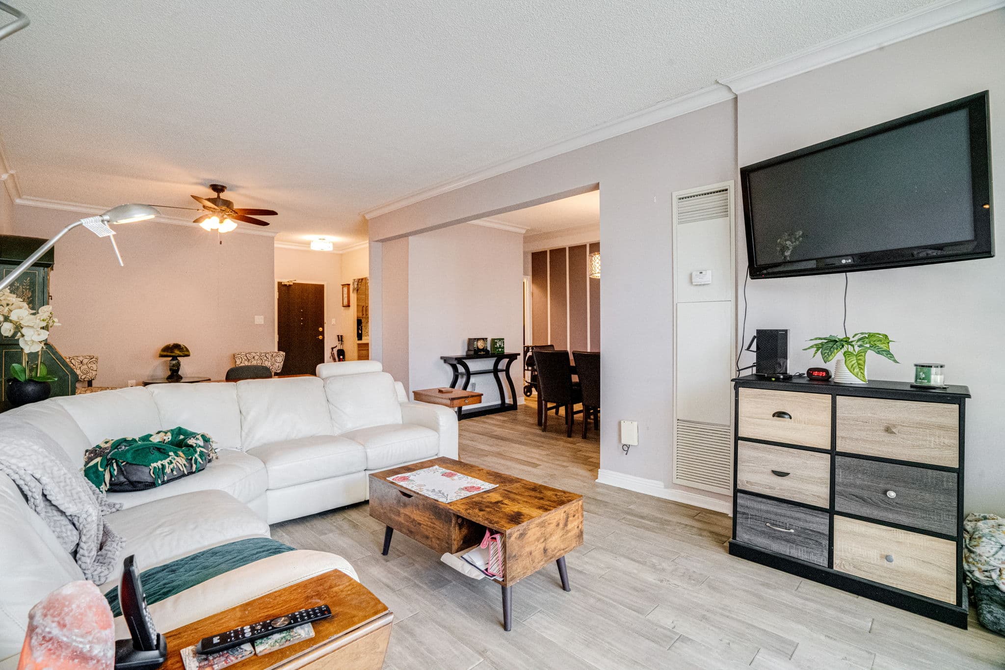 820 Burnhamthorpe Rd Unit 104 Toronto, ON M9C 4W2