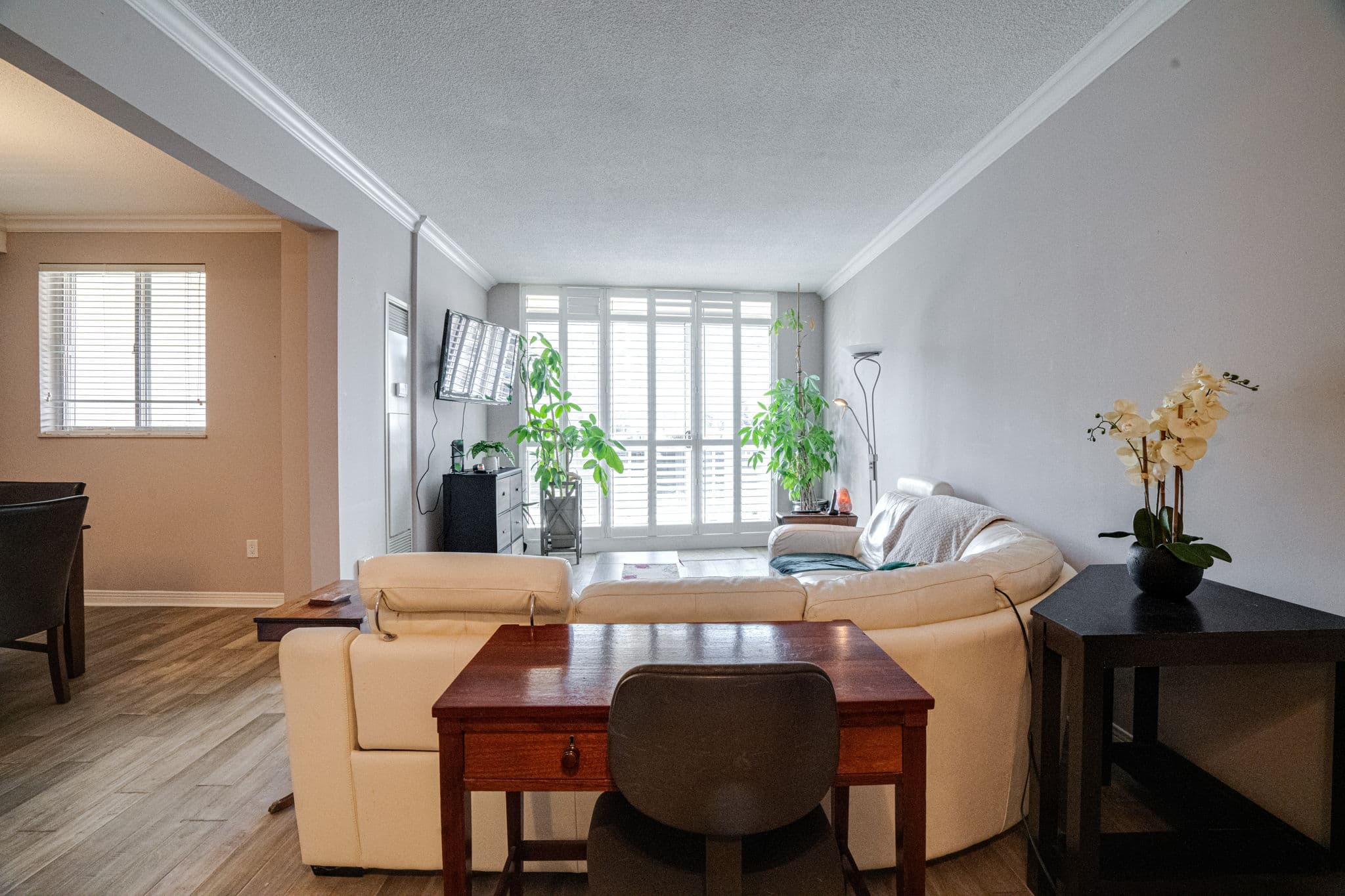 820 Burnhamthorpe Rd Unit 104 Toronto, ON M9C 4W2