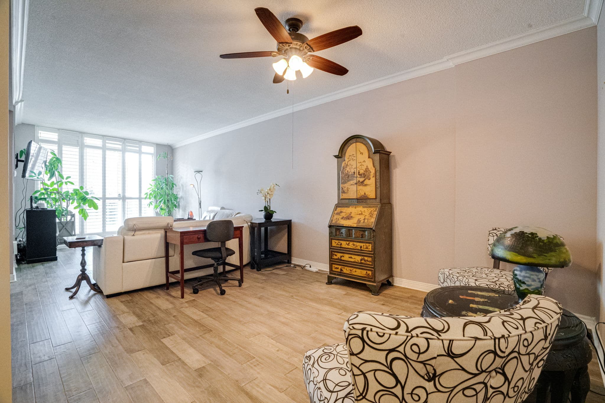 820 Burnhamthorpe Rd Unit 104 Toronto, ON M9C 4W2