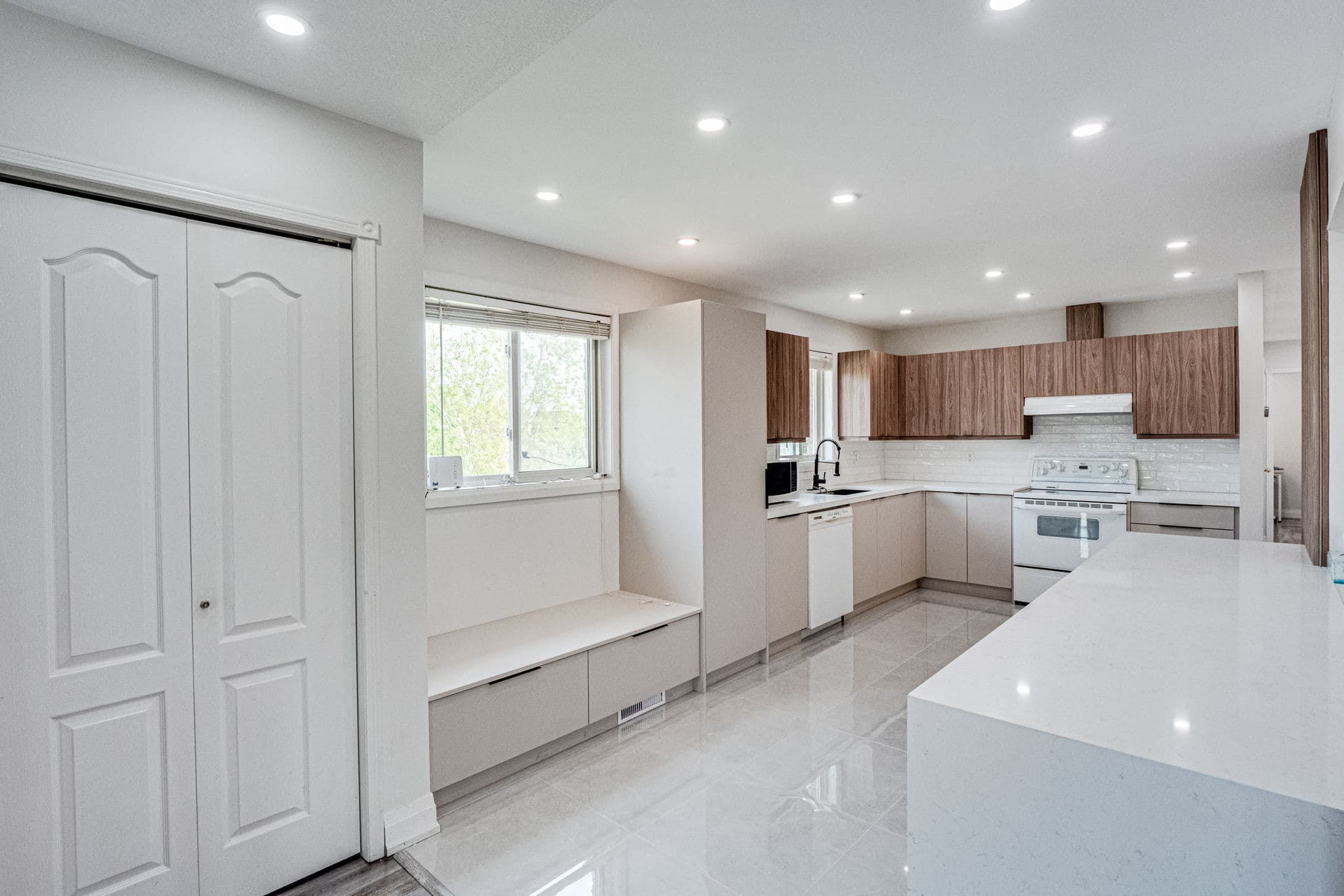 83 Adams St Bradford West Gwillimbury, ON L3Z 3E2